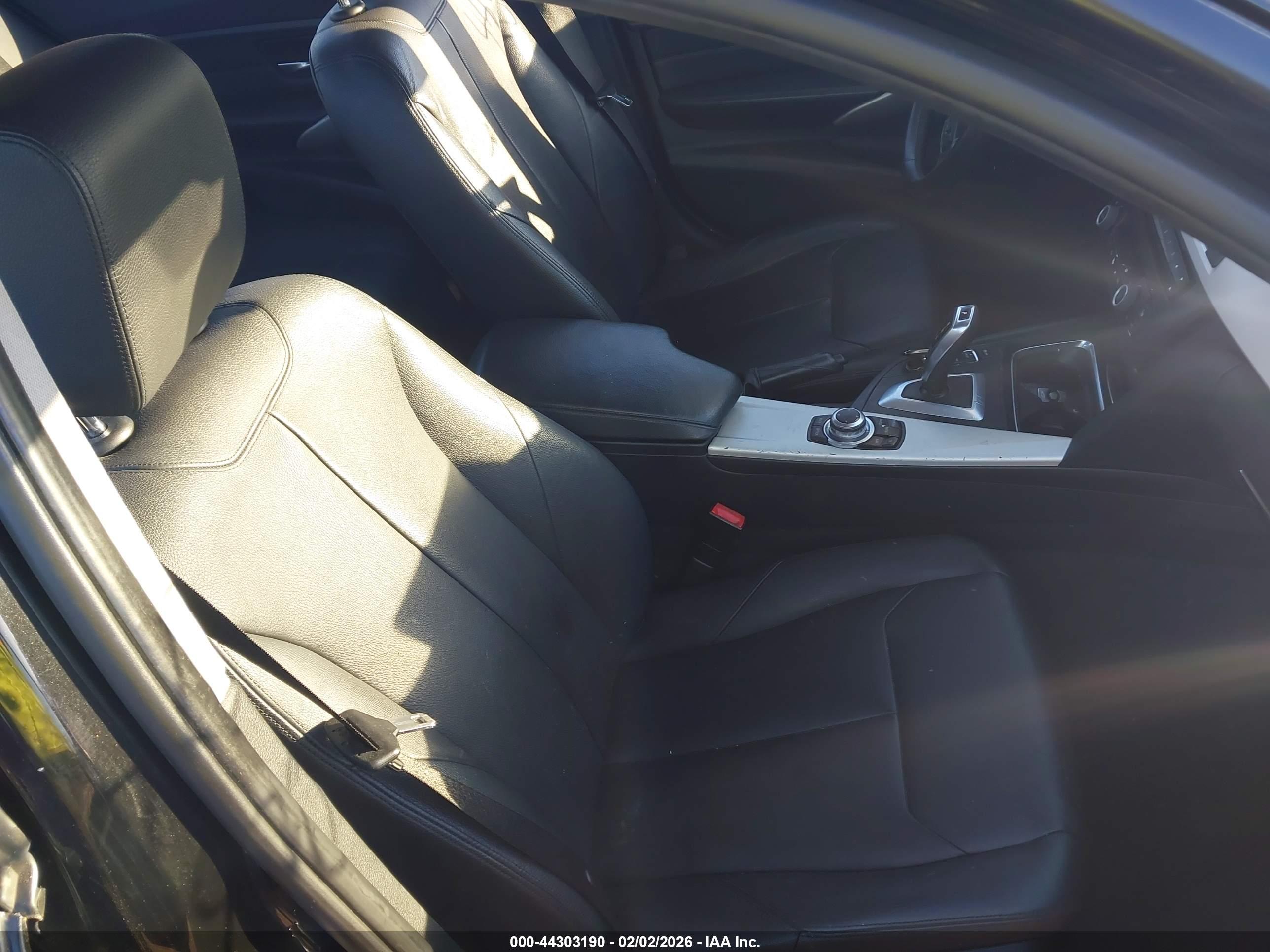 BMW 320I image 5