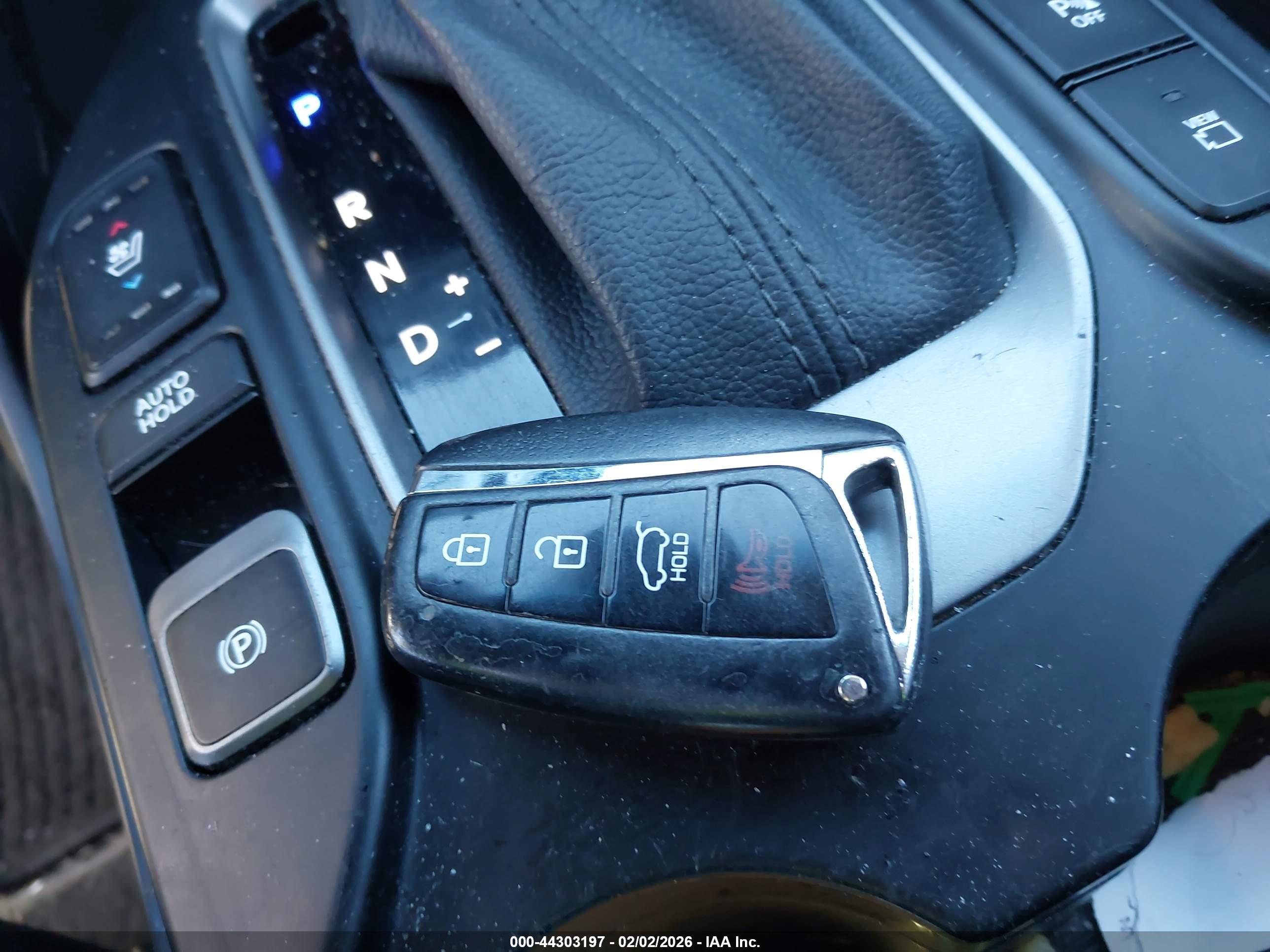 HYUNDAI SANTA image 11