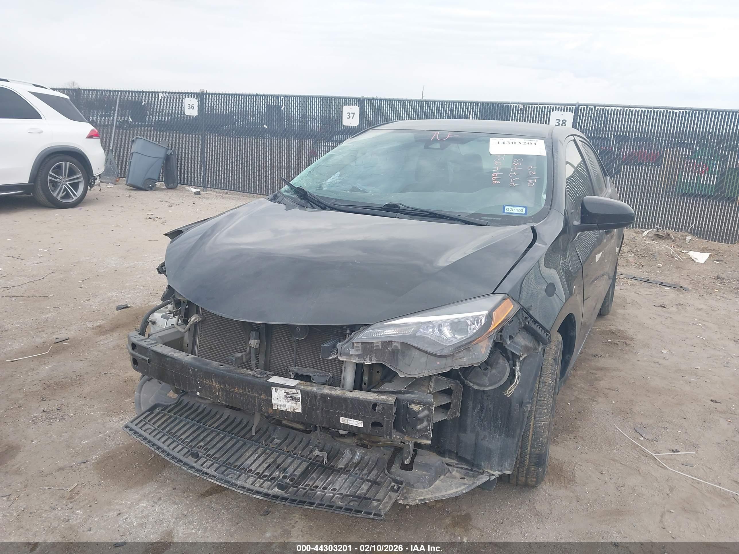TOYOTA COROLLA image 2