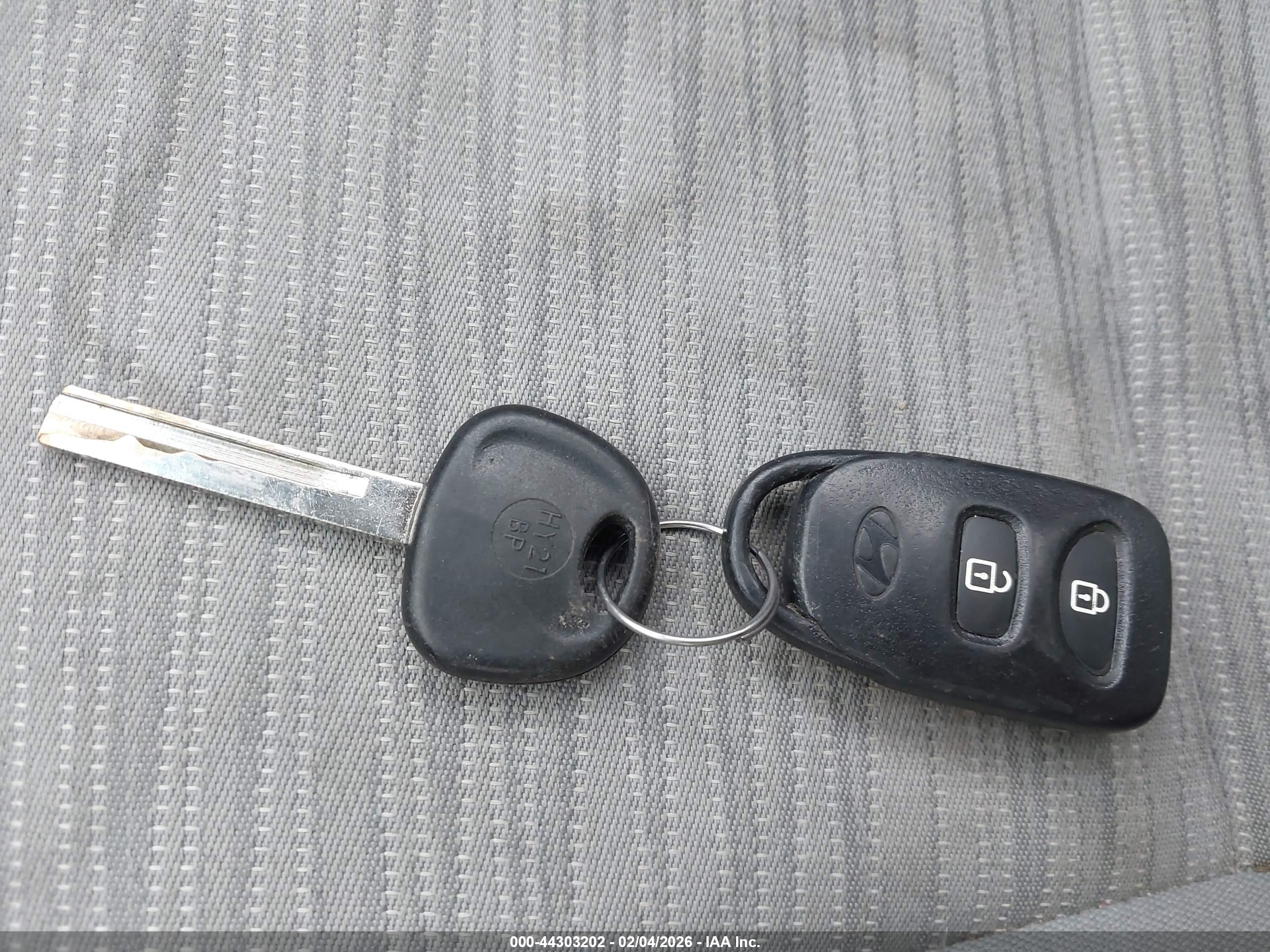 HYUNDAI ACCENT image 11