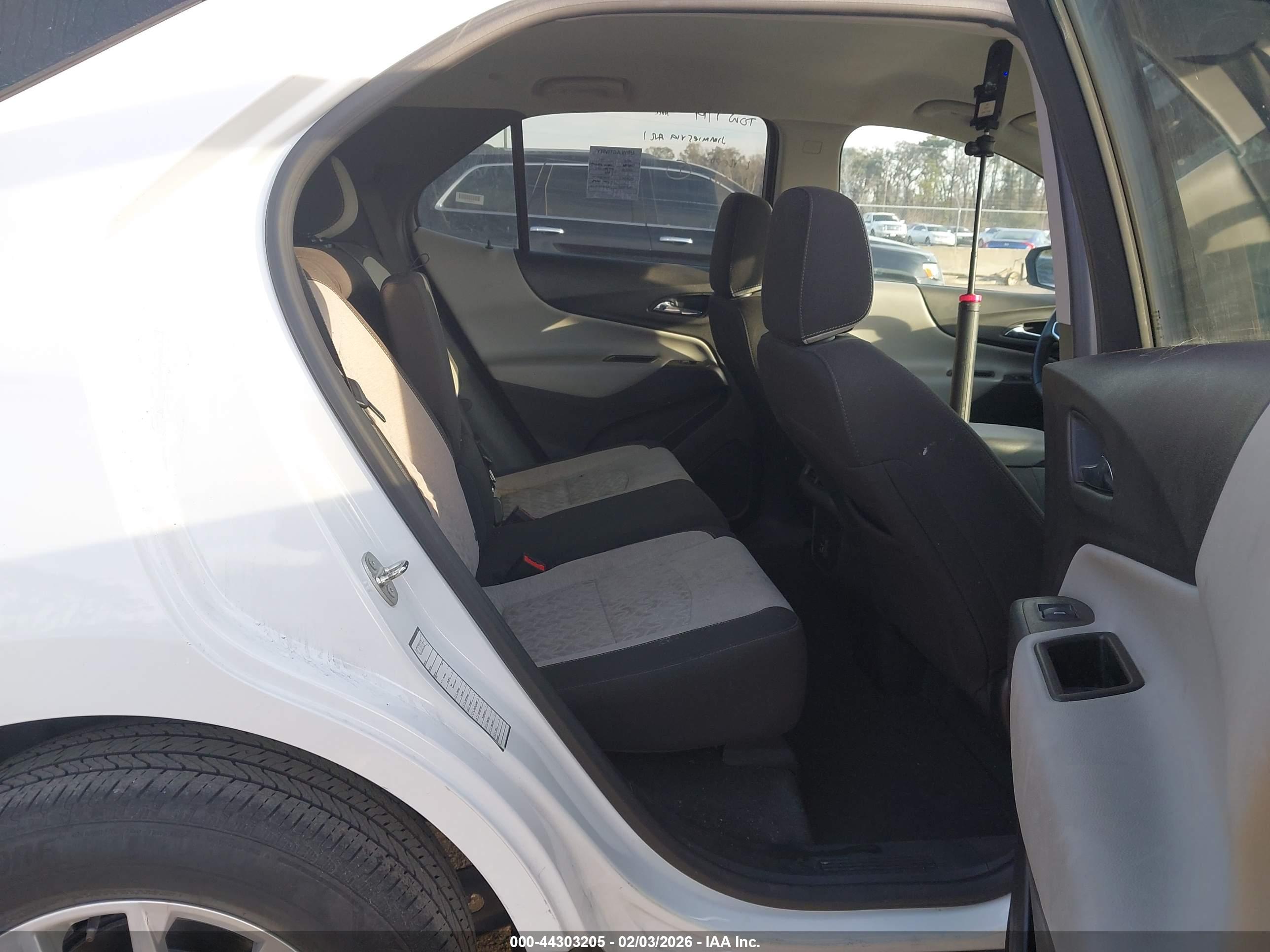 CHEVROLET EQUINOX image 8
