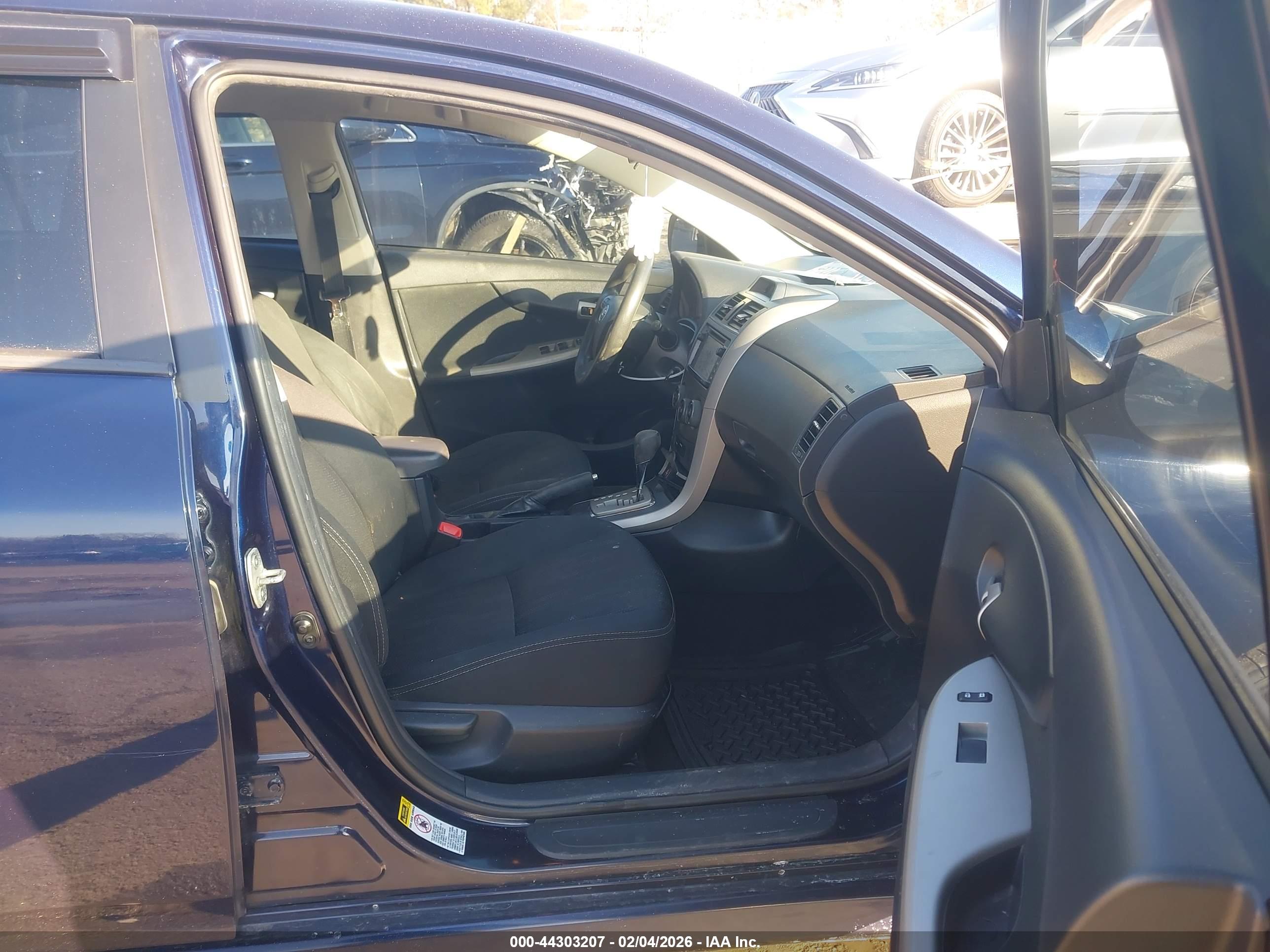 TOYOTA COROLLA image 5