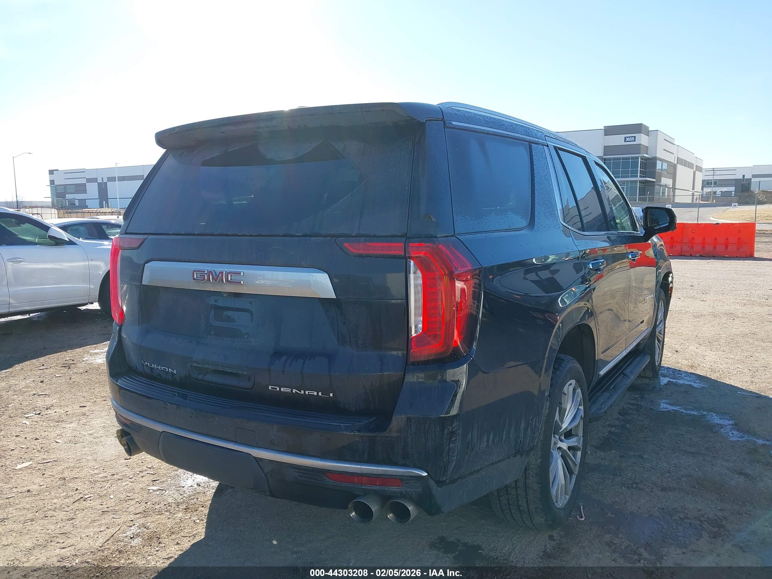 GMC YUKON image 4