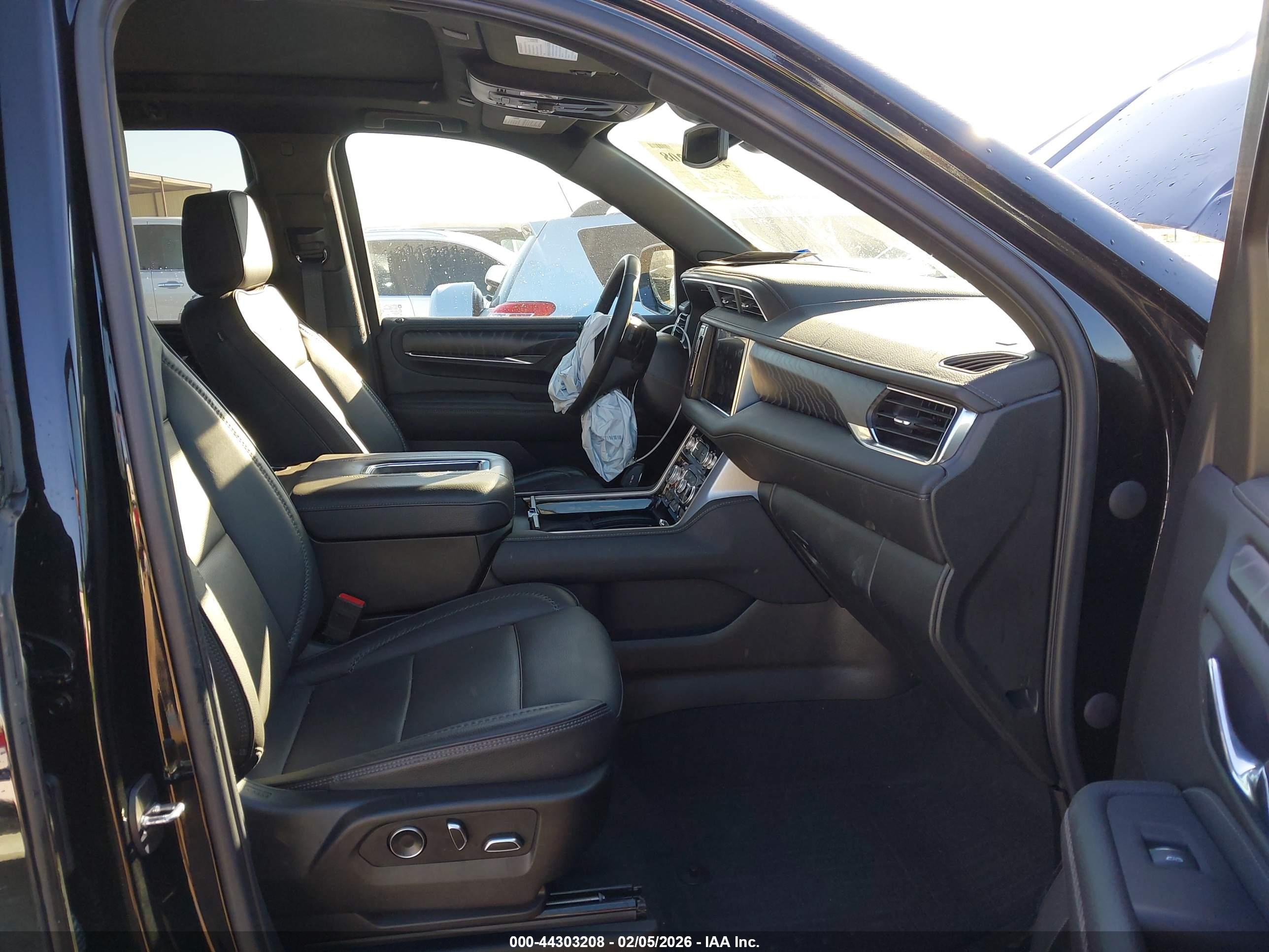 GMC YUKON image 5