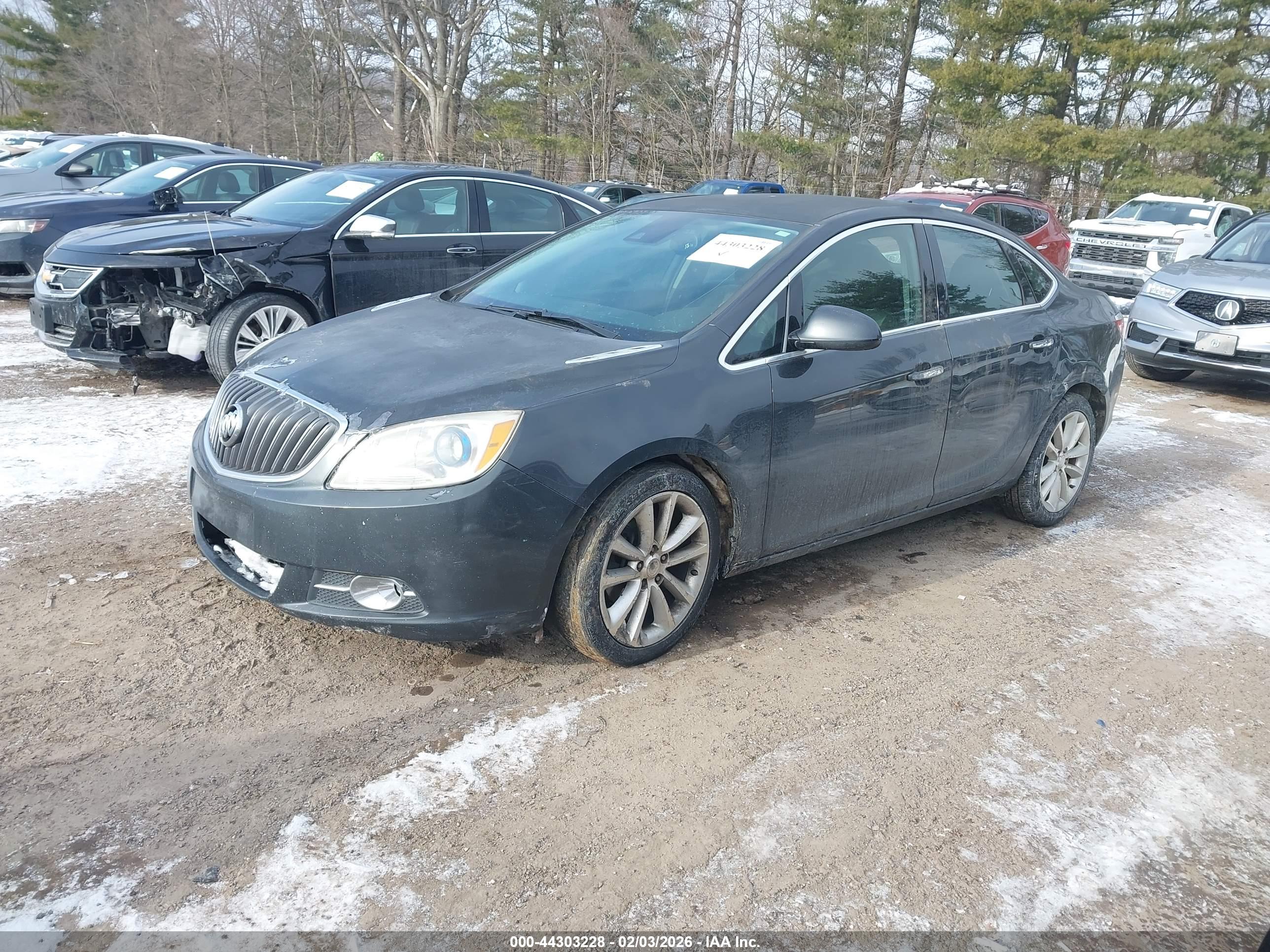 BUICK VERANO image 2