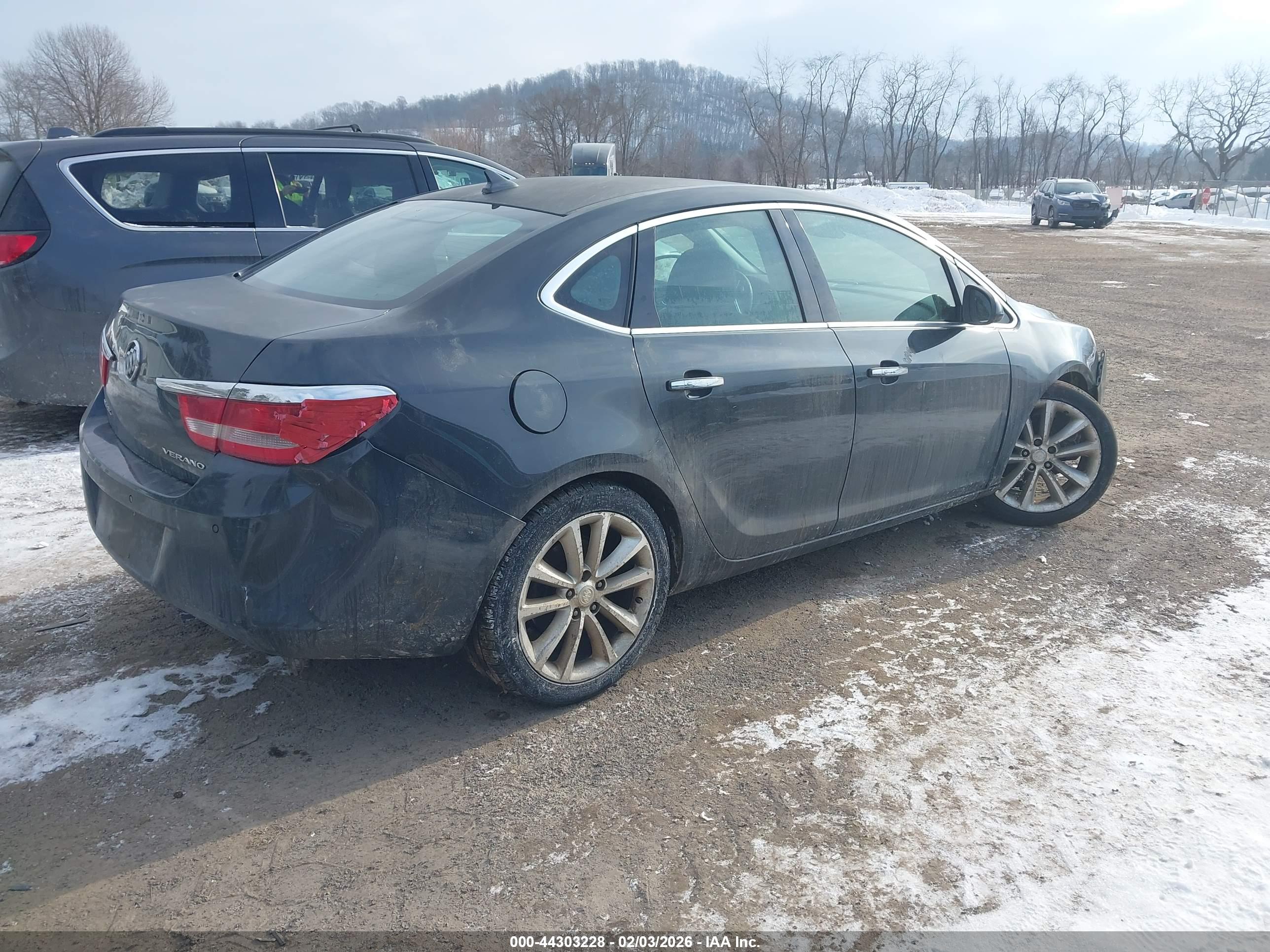 BUICK VERANO image 4