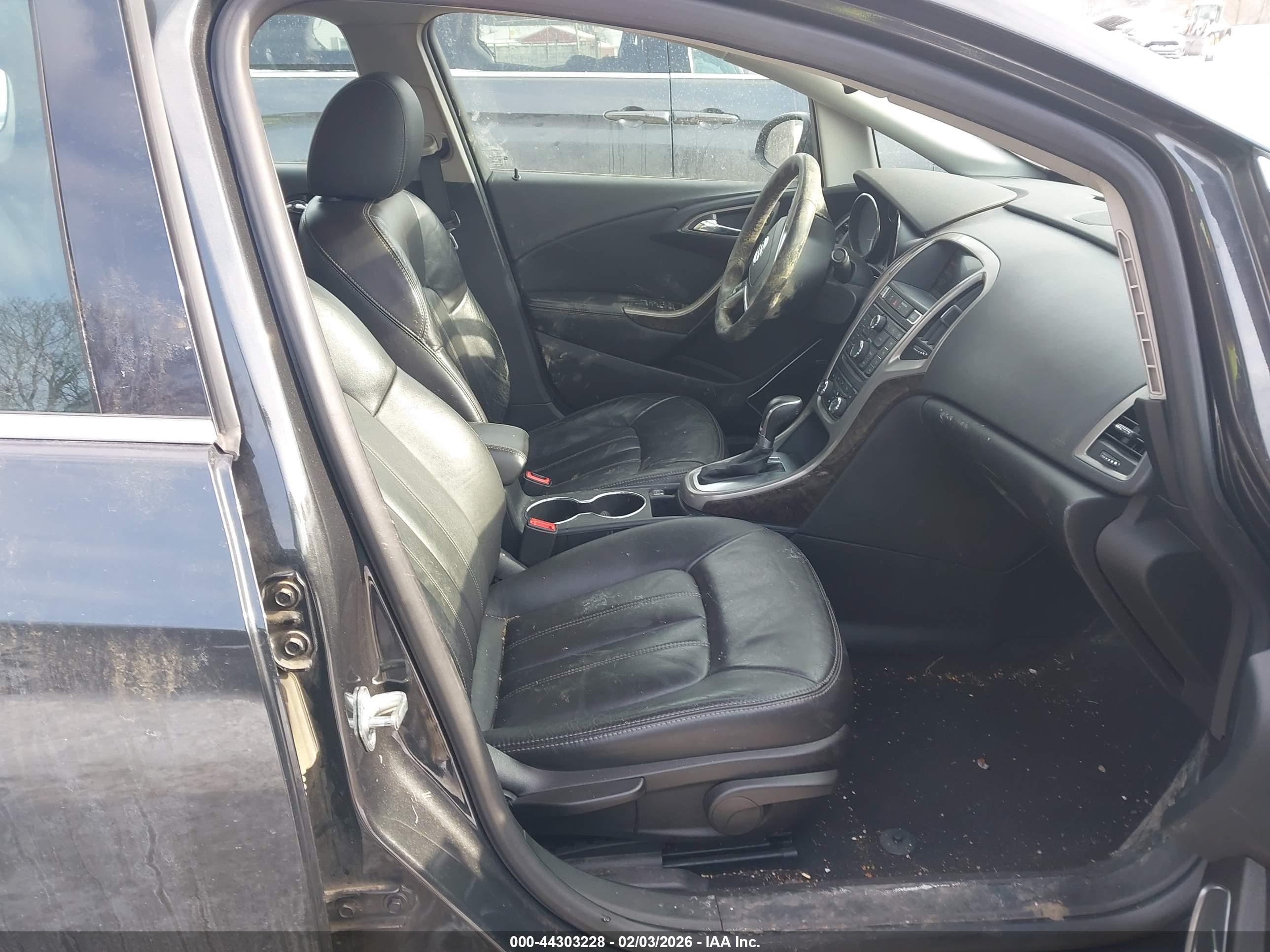 BUICK VERANO image 5