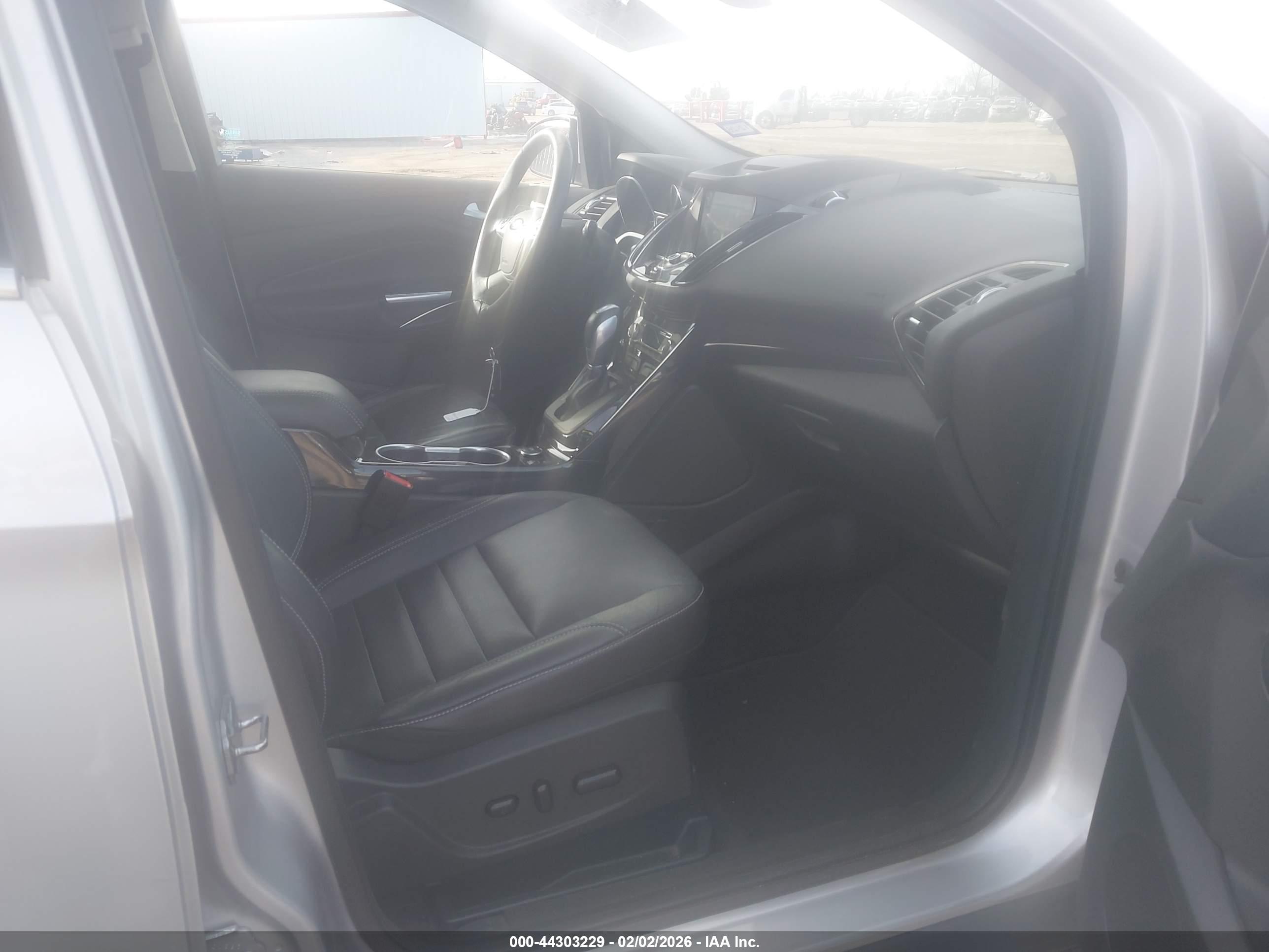 FORD ESCAPE image 5