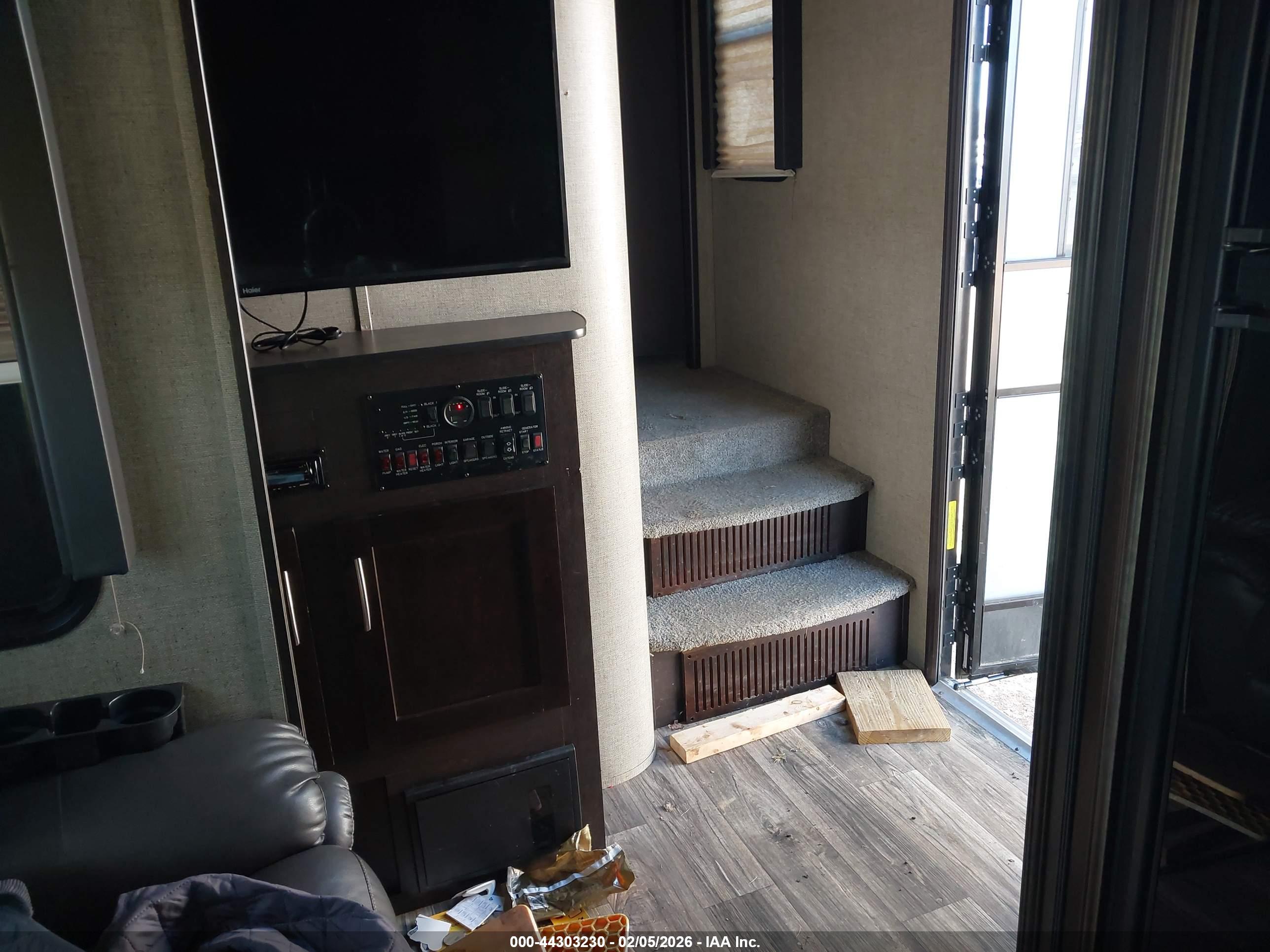 KEYSTONE RV image 5