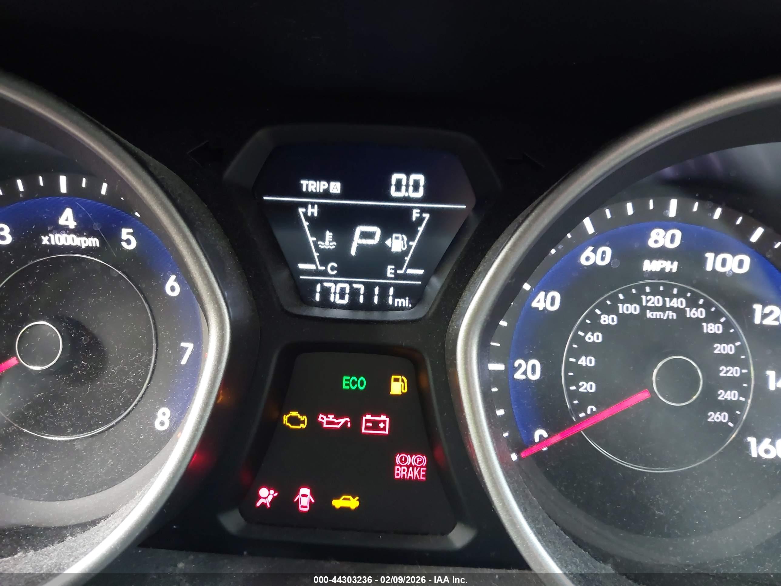 HYUNDAI ELANTRA image 7