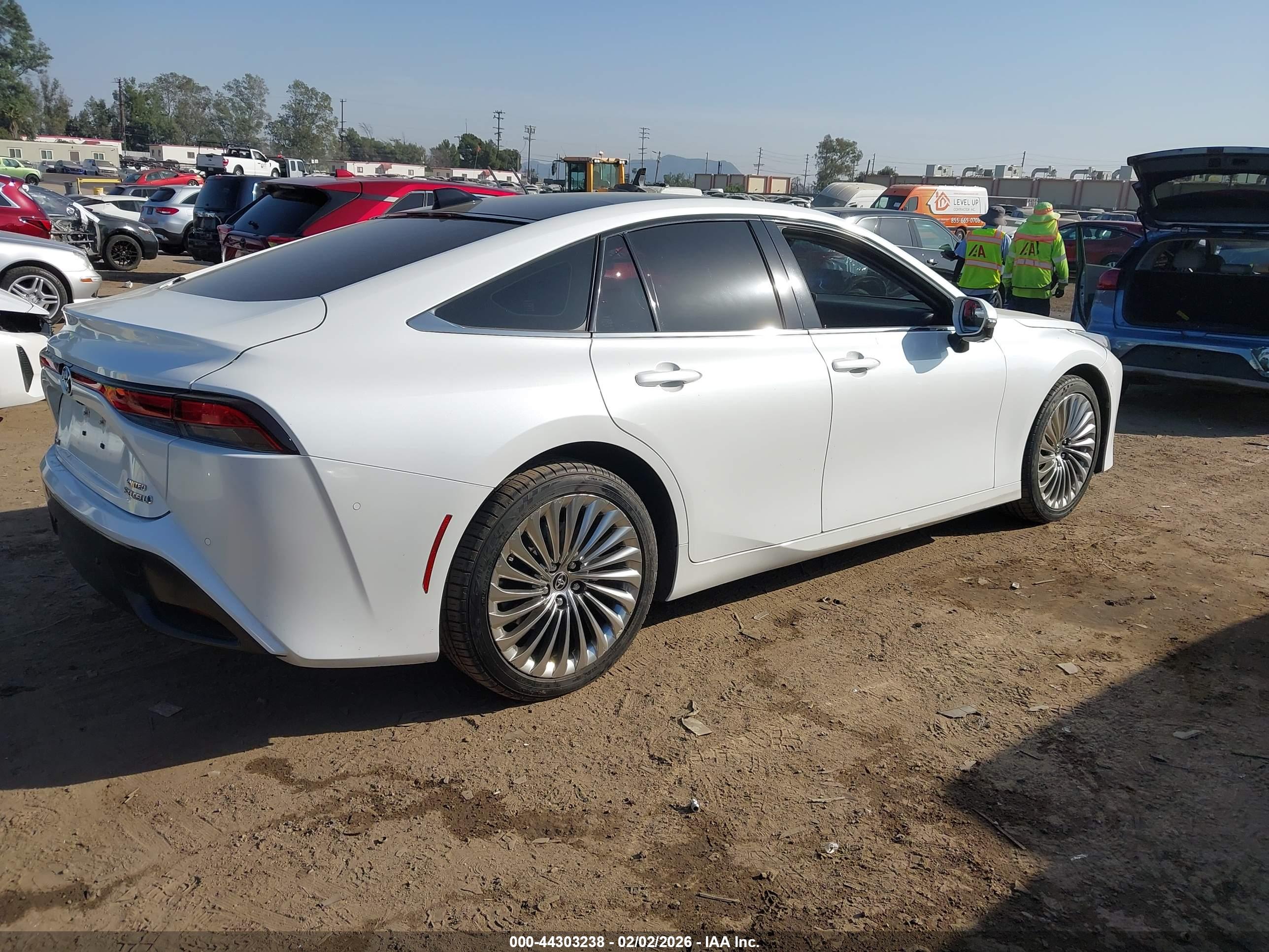 TOYOTA MIRAI image 4