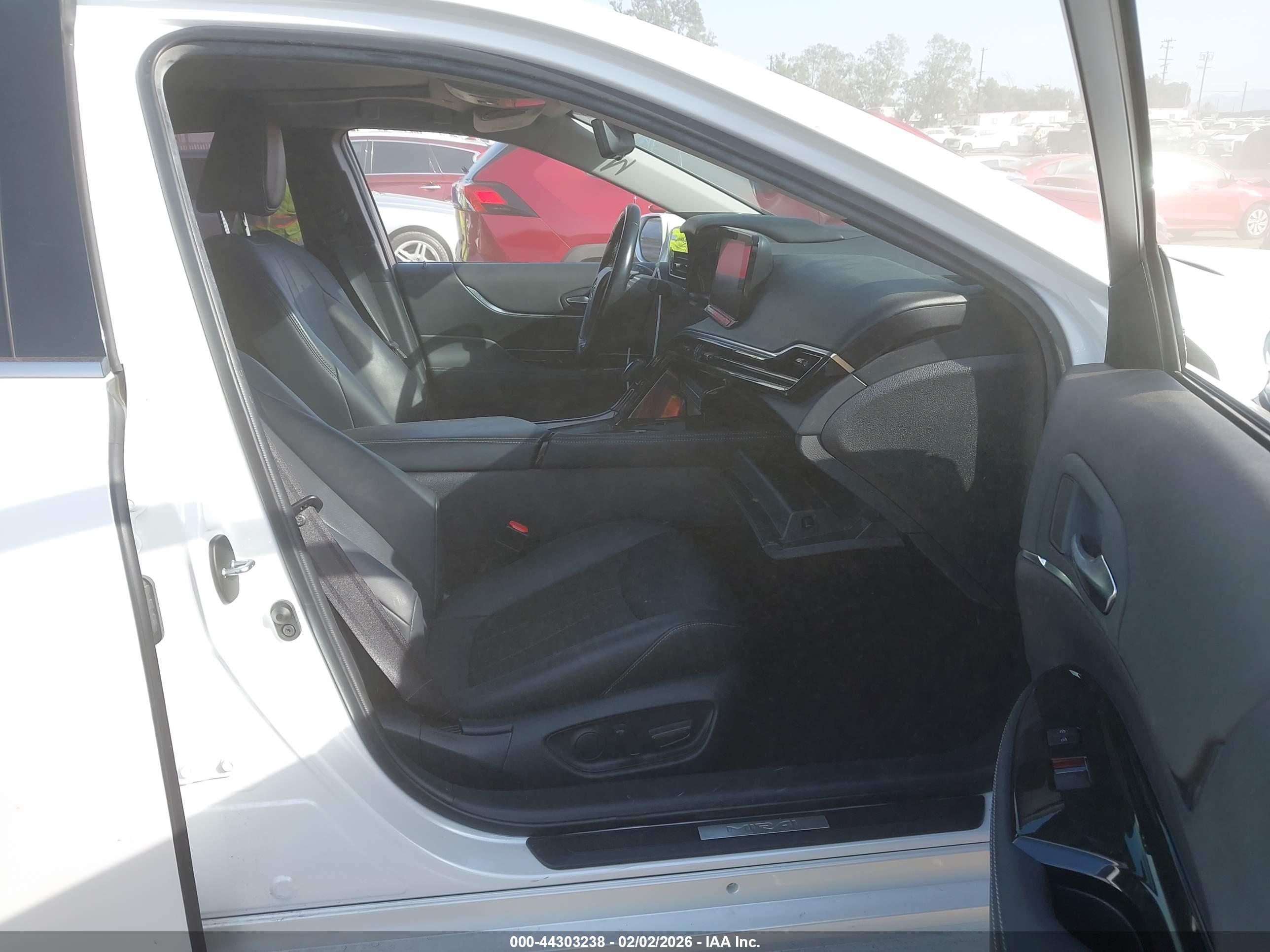 TOYOTA MIRAI image 5
