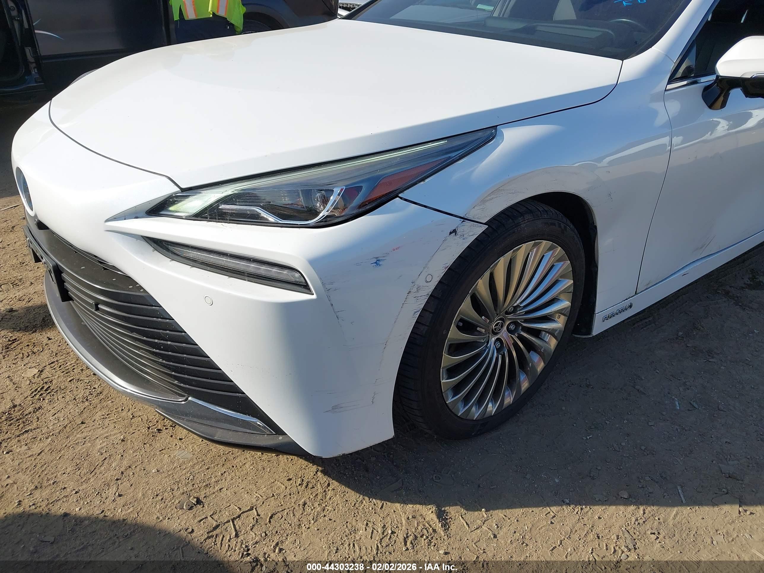 TOYOTA MIRAI image 6