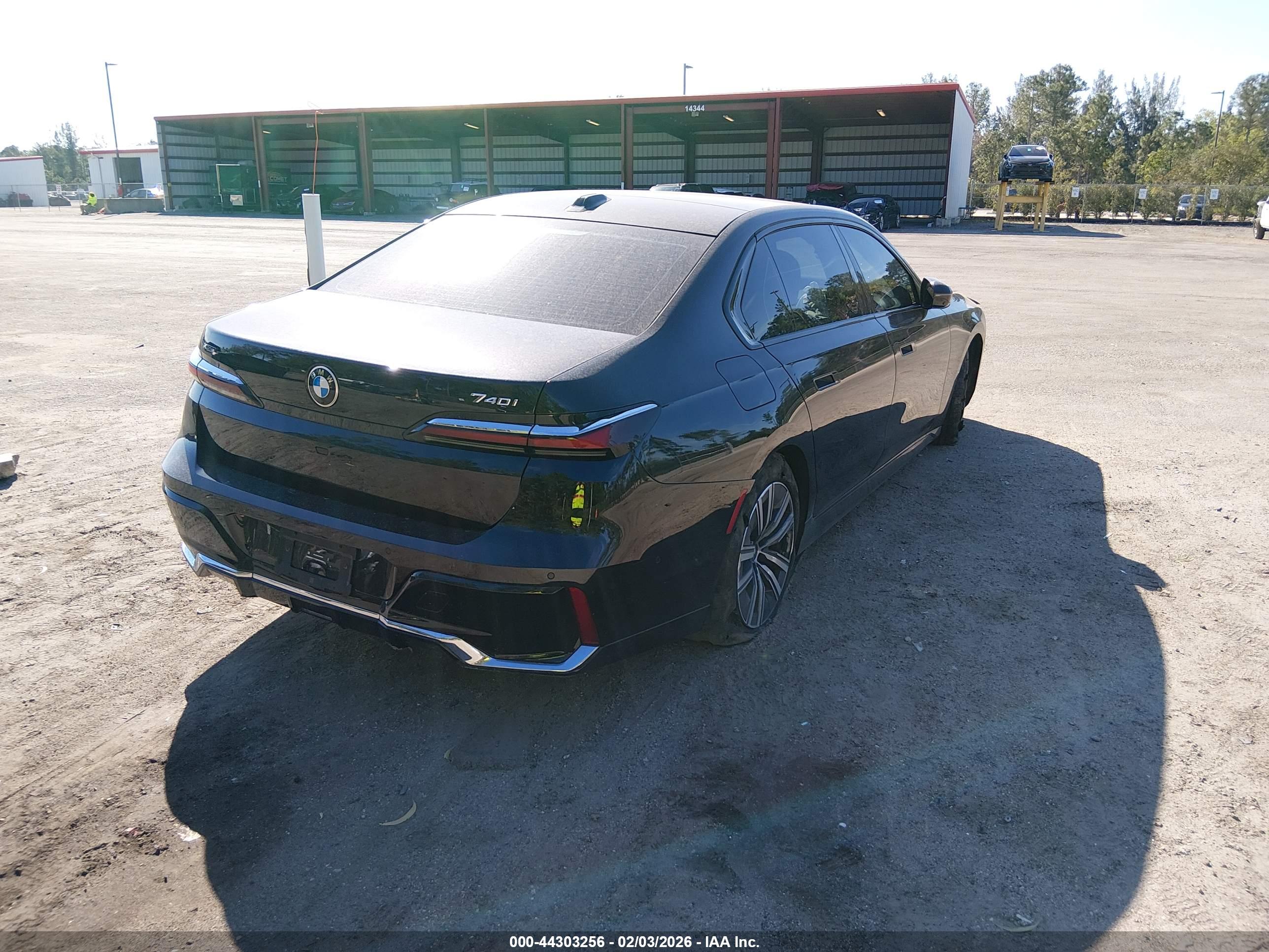BMW 740I image 4
