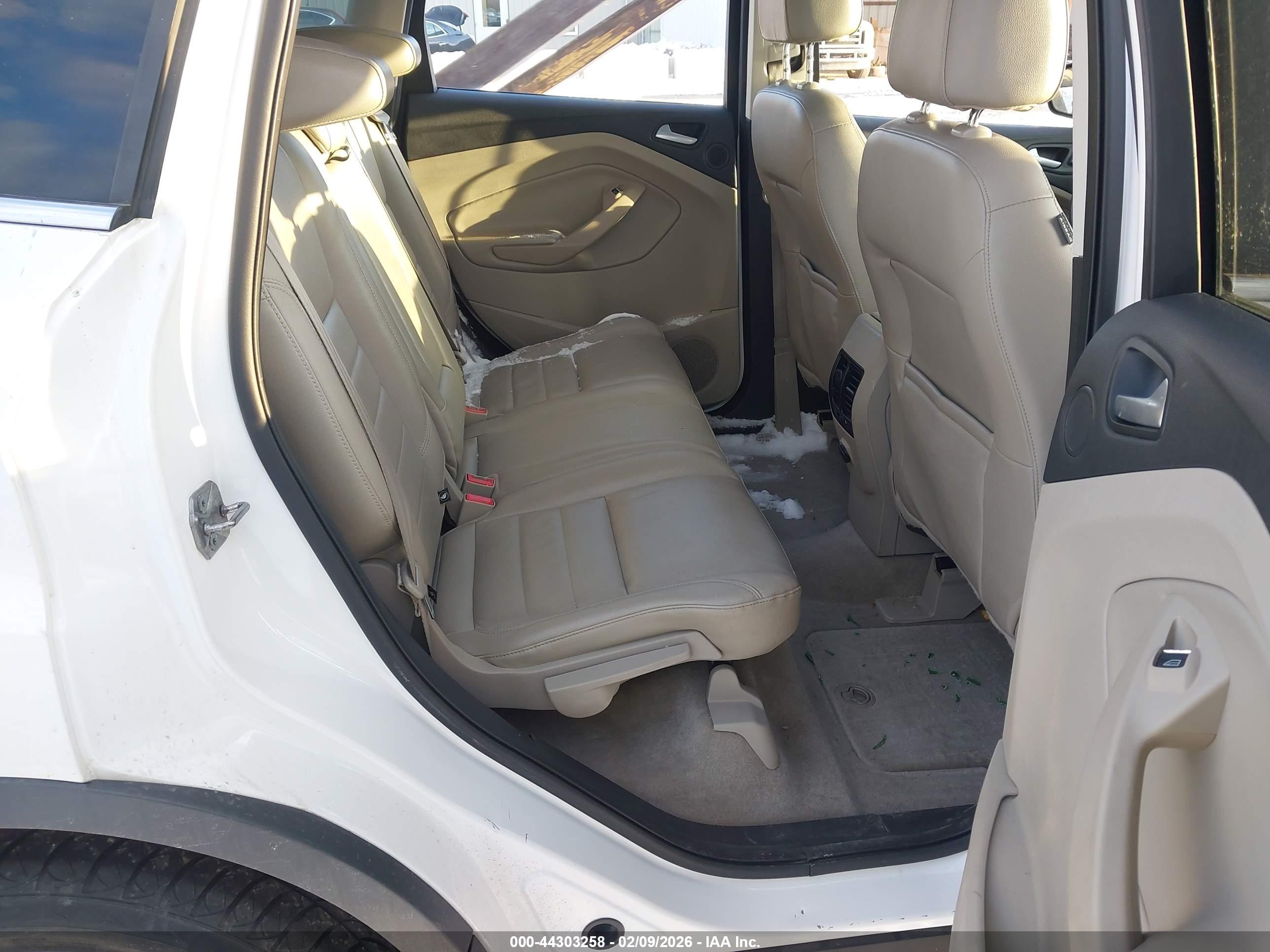 FORD ESCAPE image 8