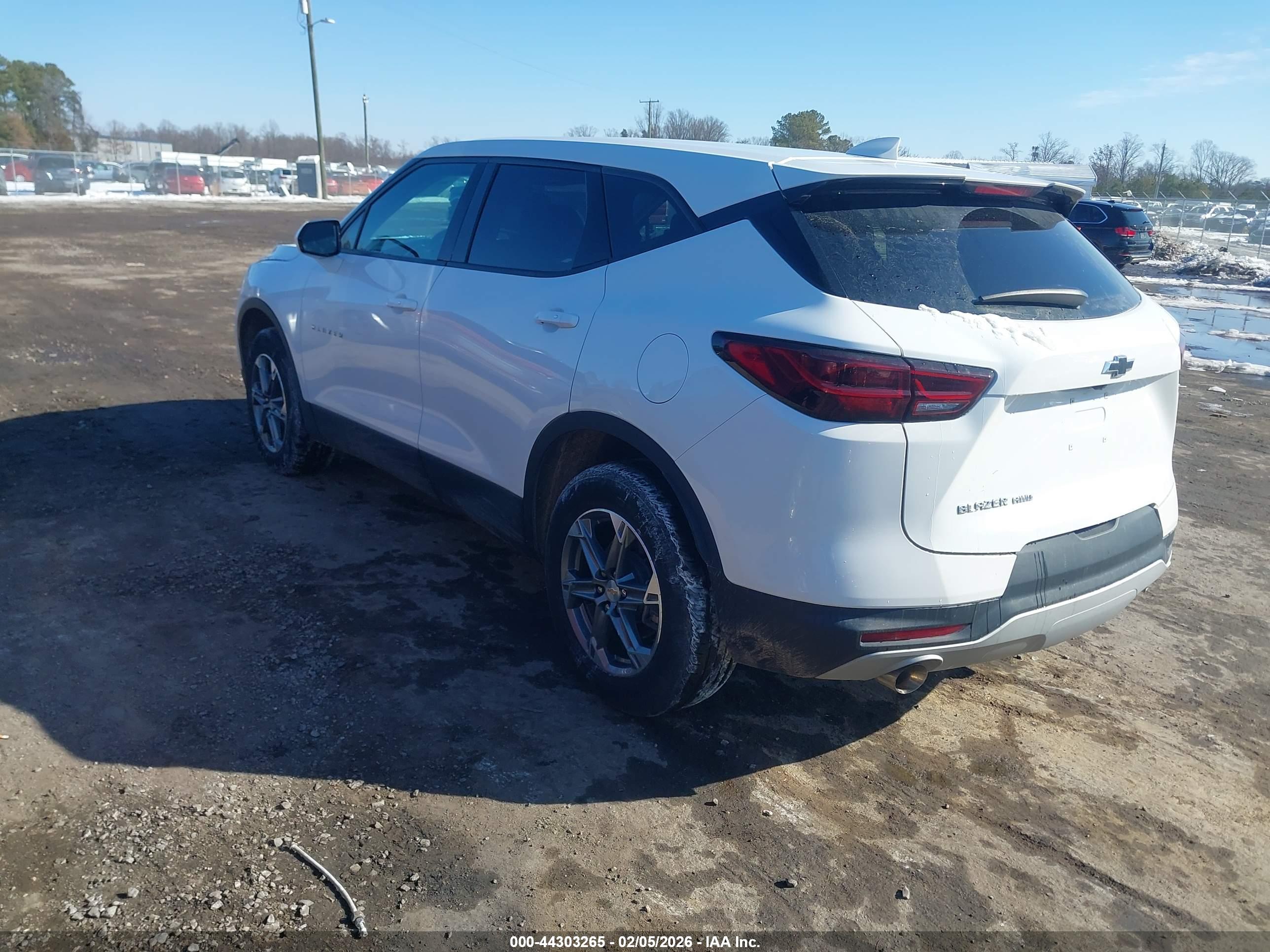 CHEVROLET BLAZER image 3