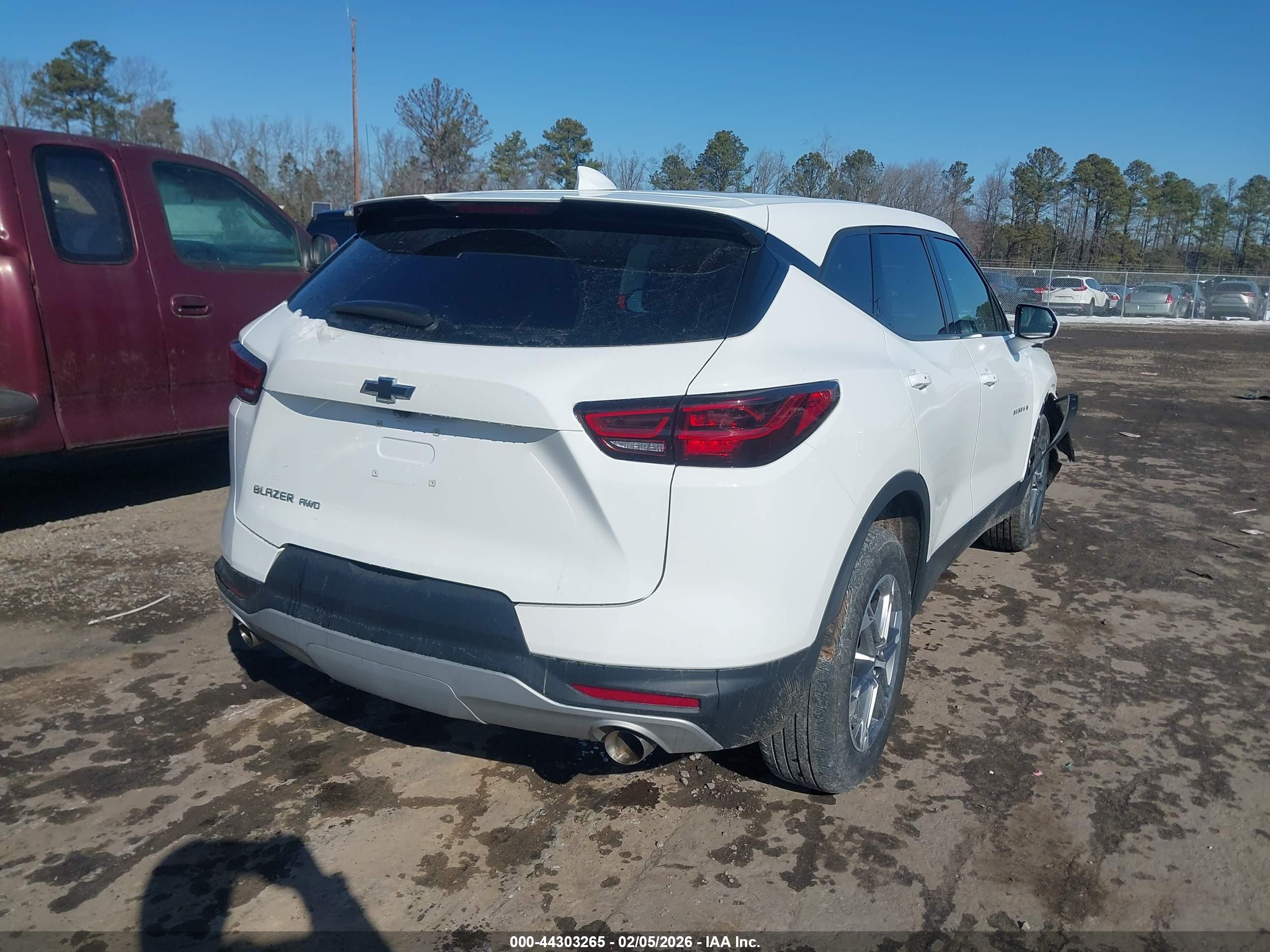 CHEVROLET BLAZER image 4