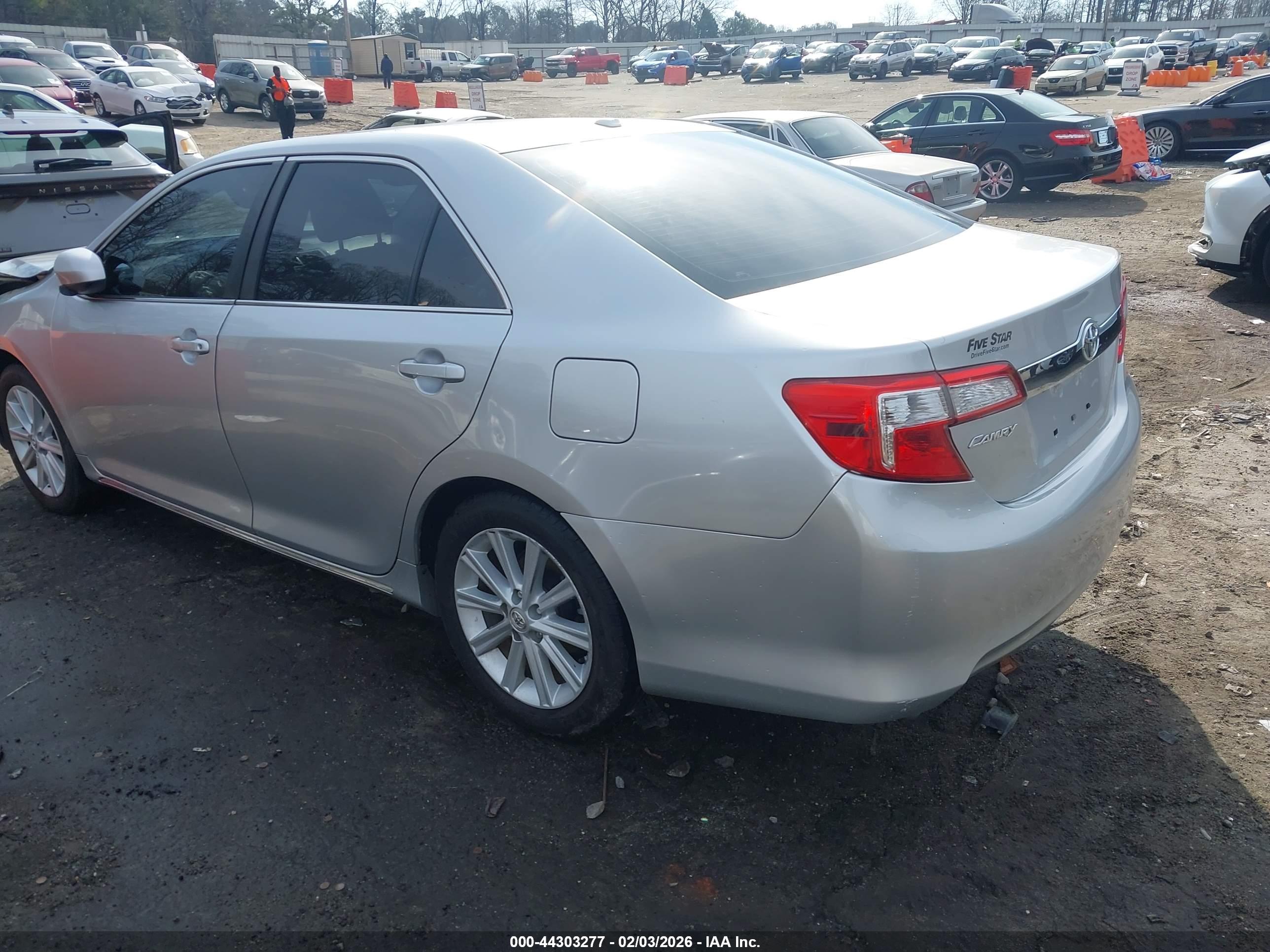 TOYOTA CAMRY image 3
