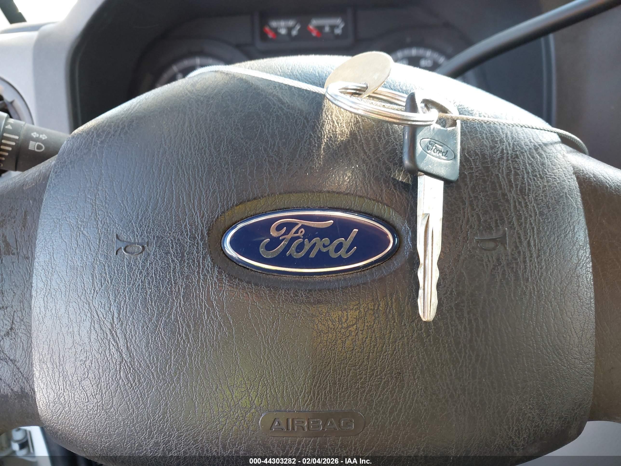 FORD E-150 image 11