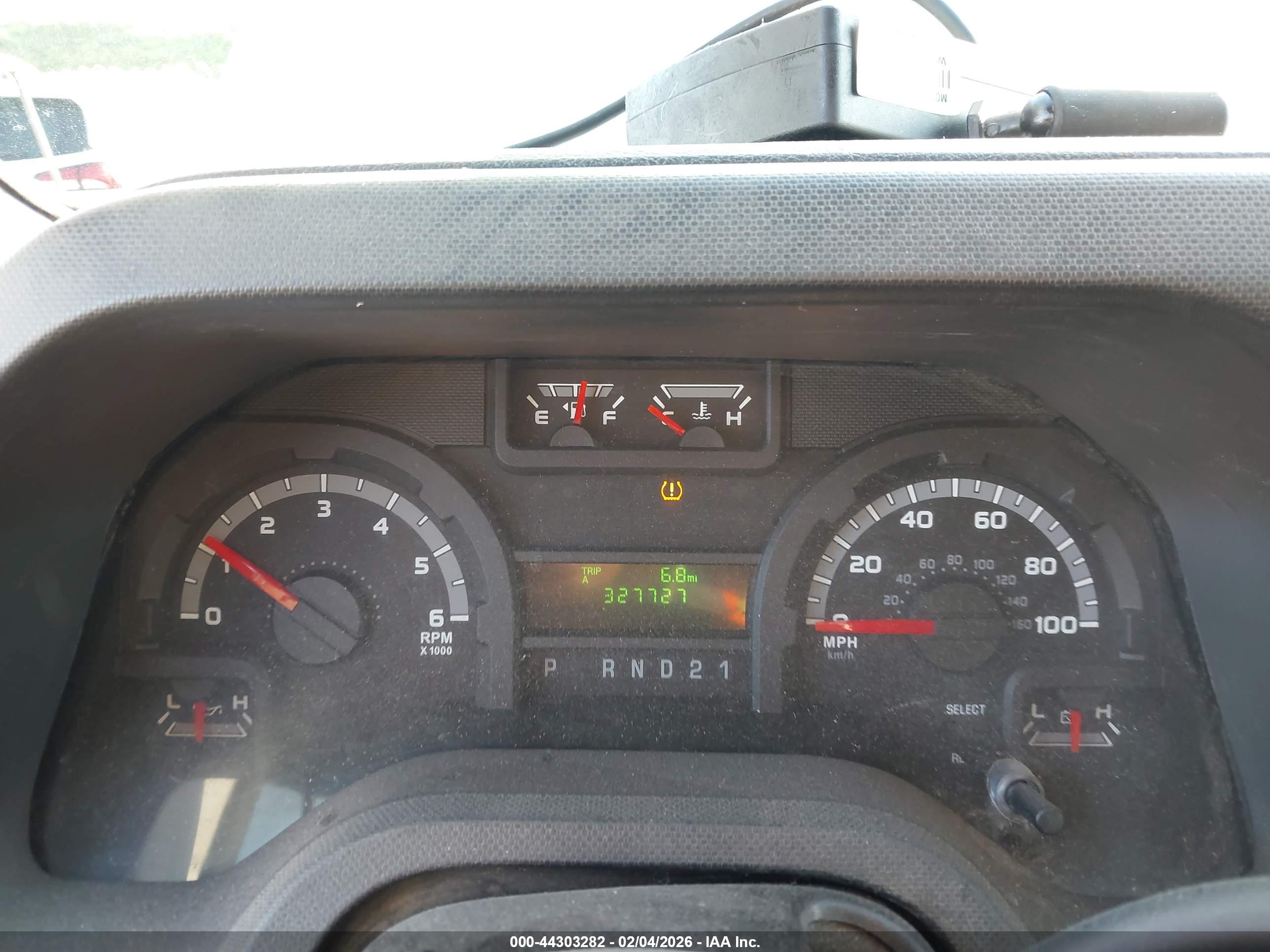 FORD E-150 image 7