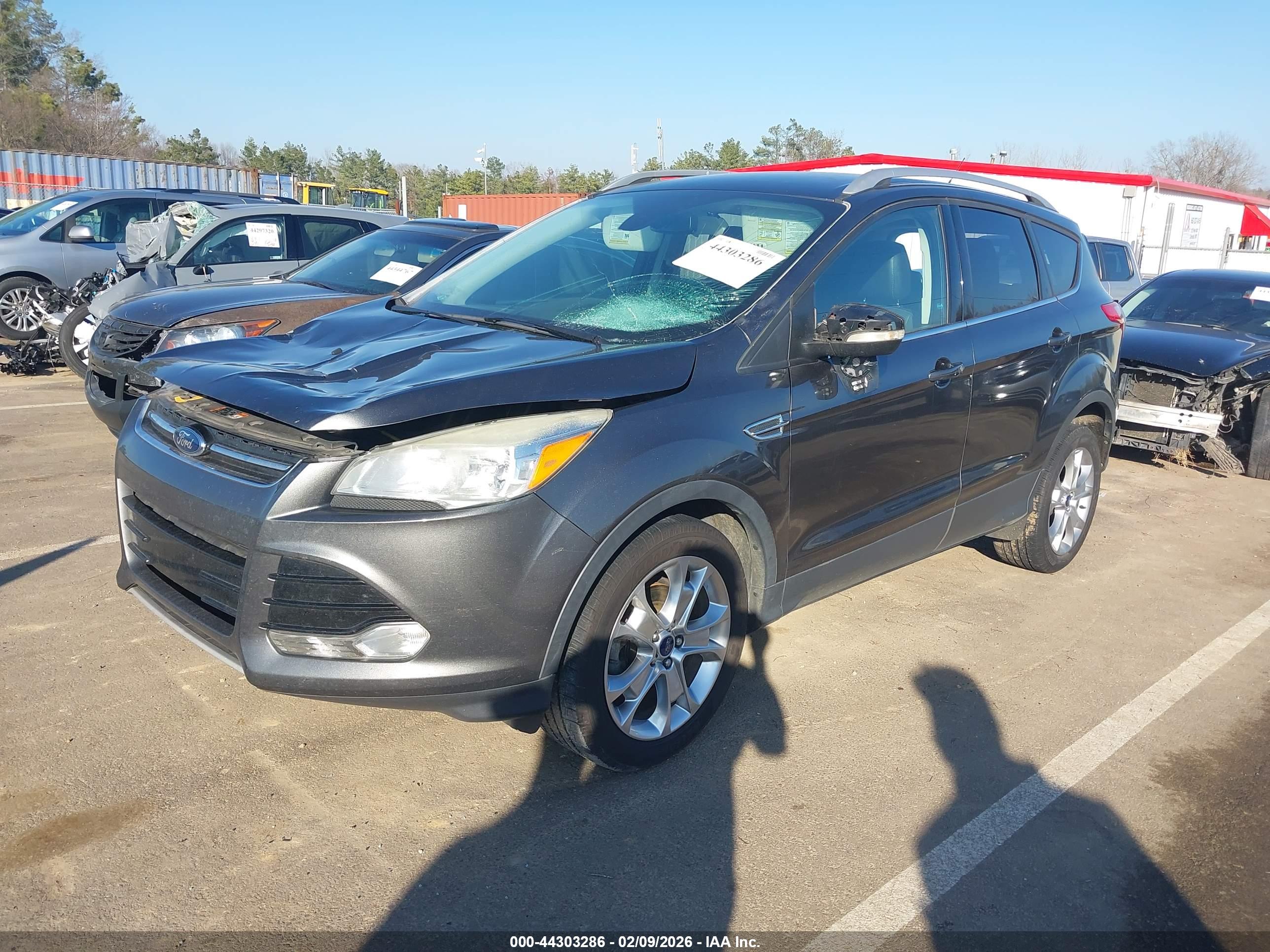 FORD ESCAPE image 2