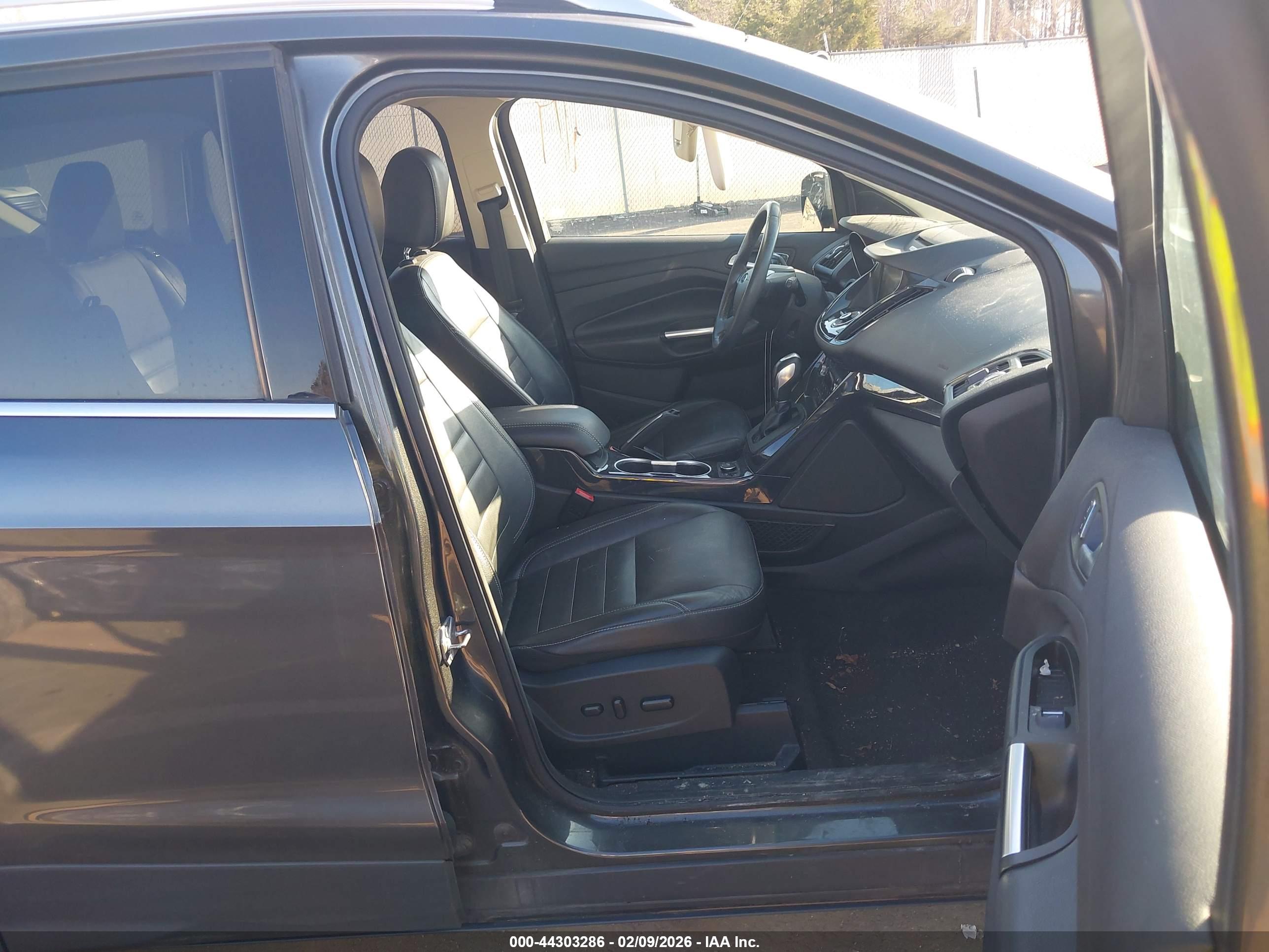 FORD ESCAPE image 5