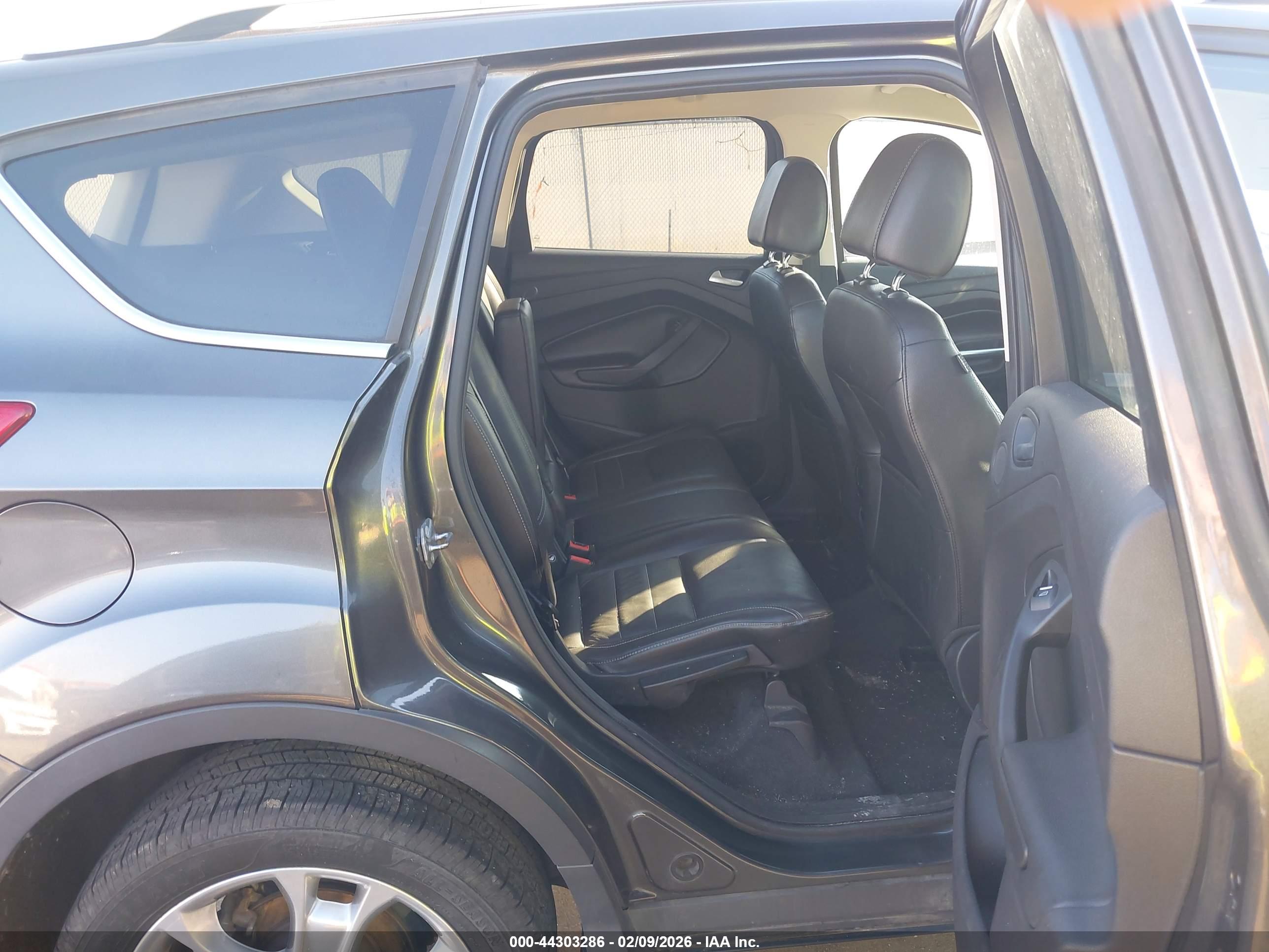 FORD ESCAPE image 8