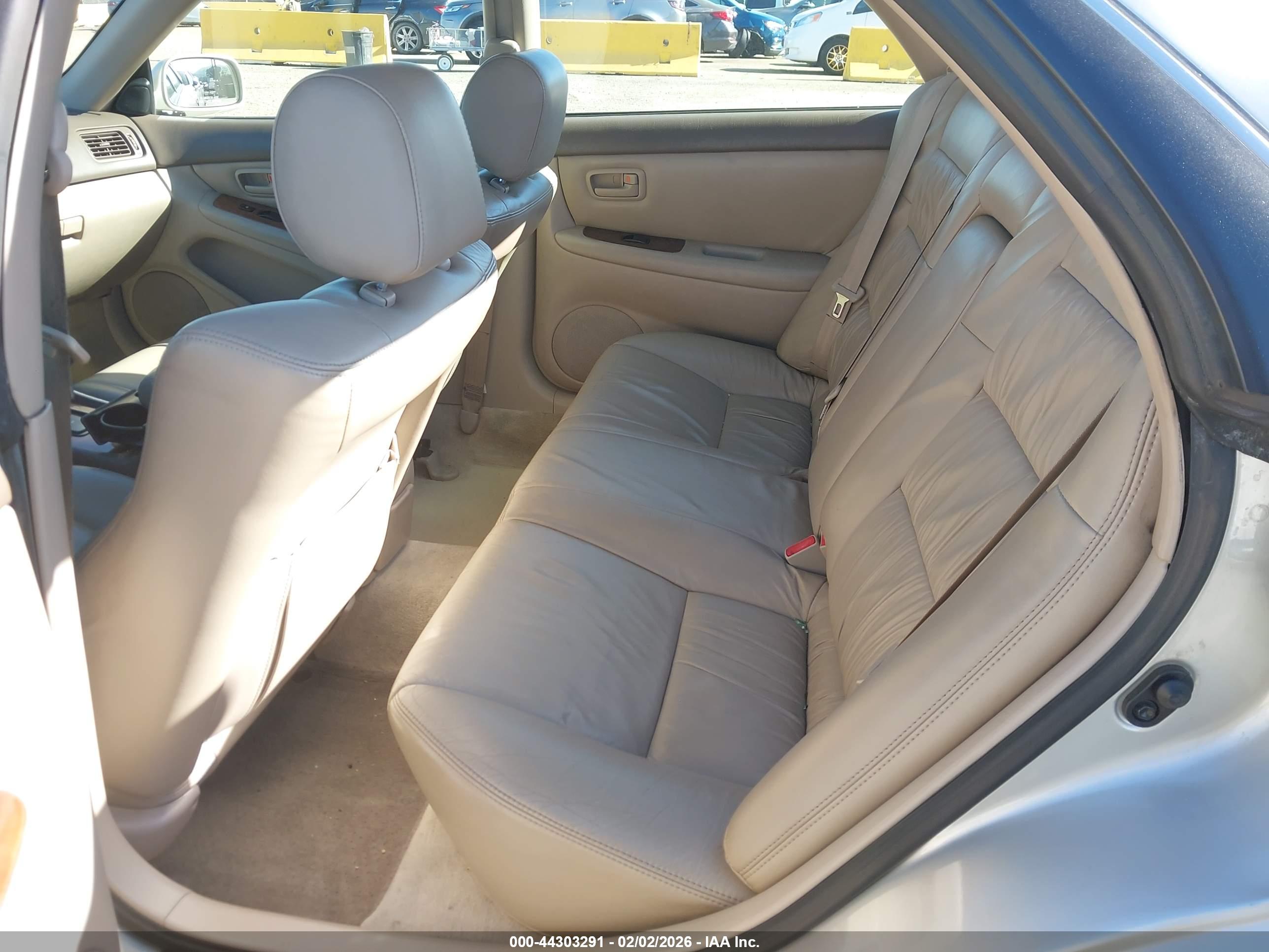 LEXUS ES image 8