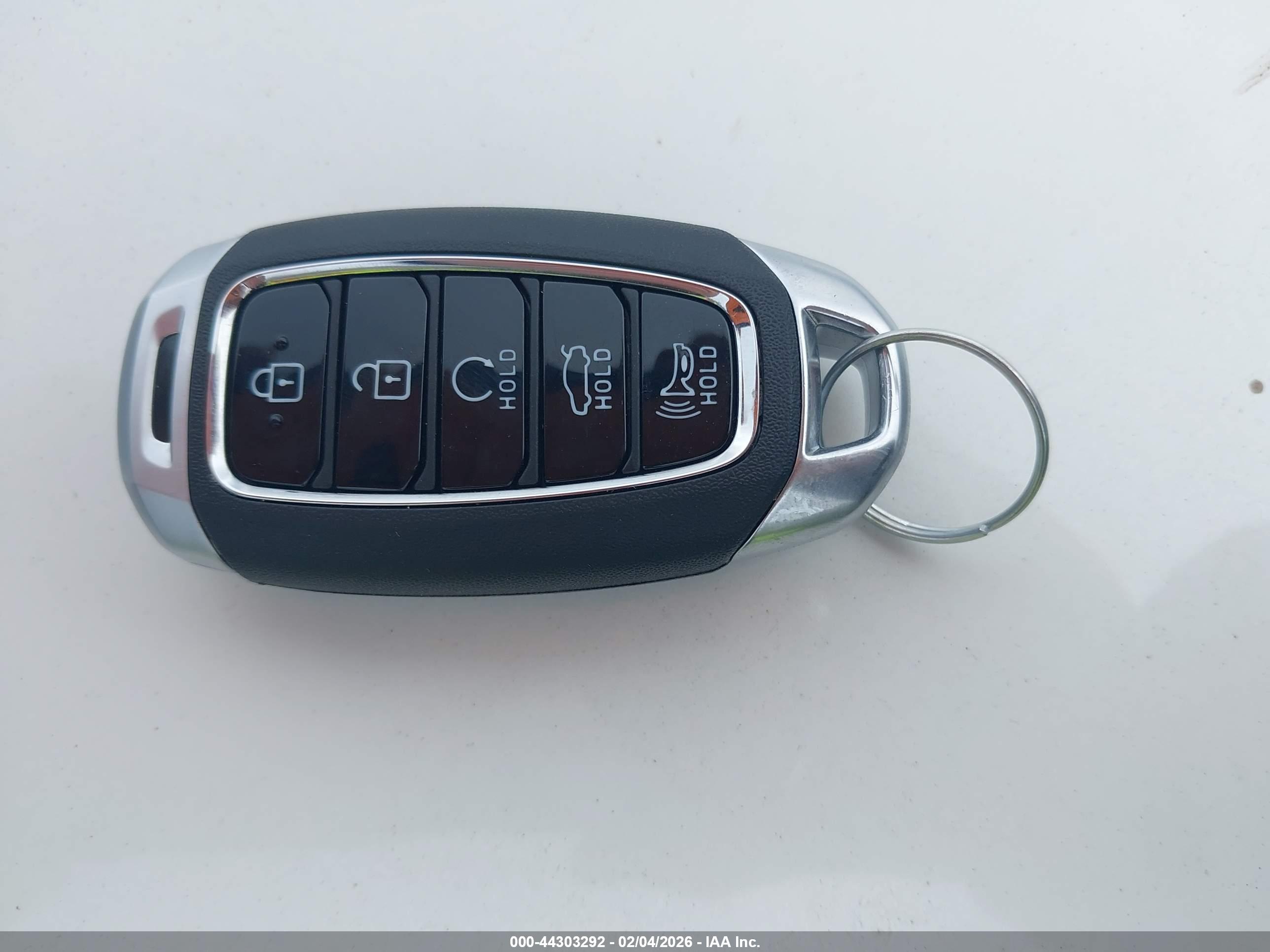 HYUNDAI ELANTRA image 11