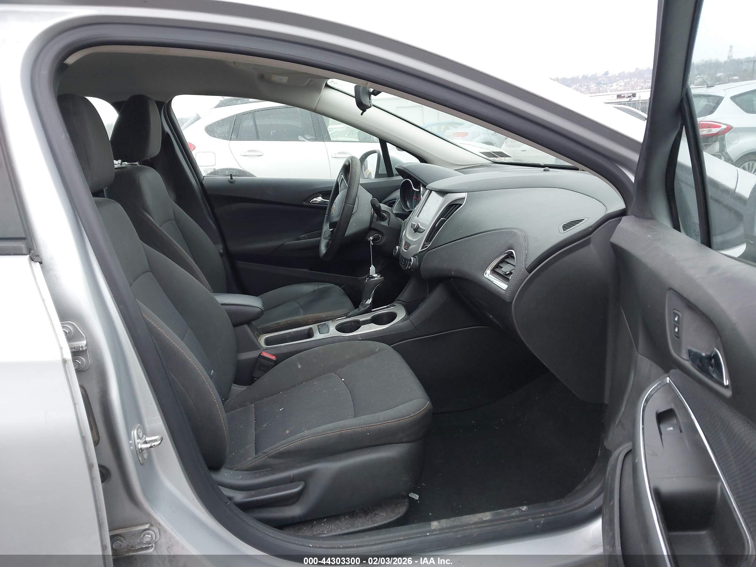 CHEVROLET CRUZE image 5