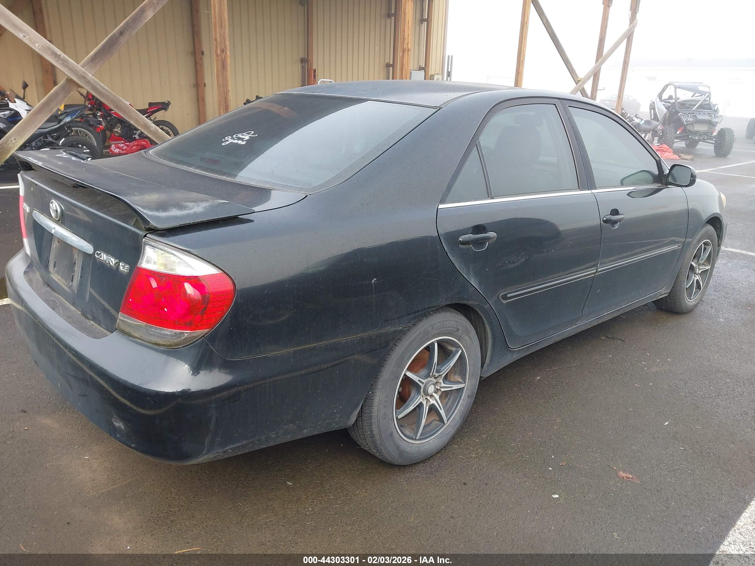 TOYOTA CAMRY image 4