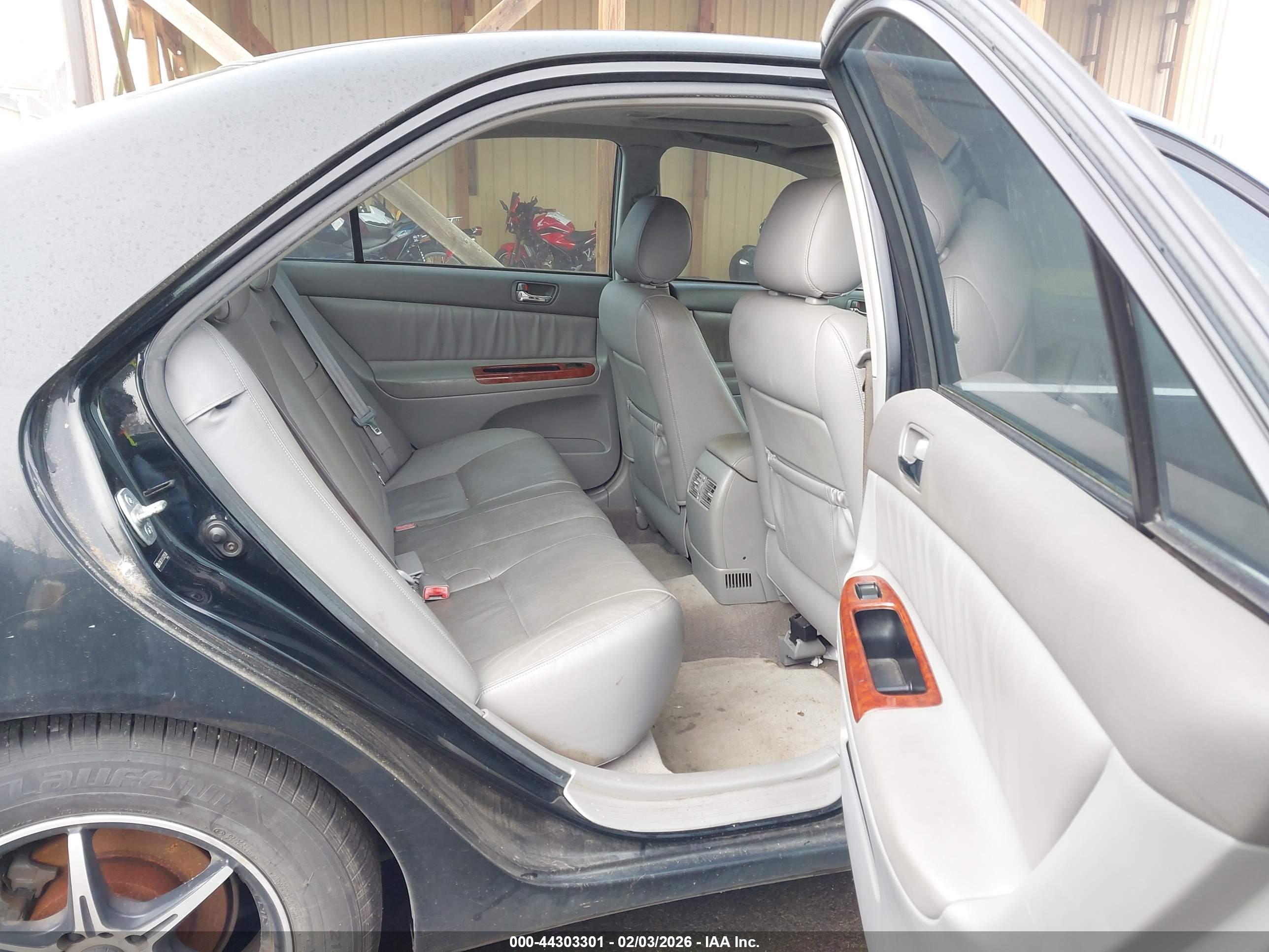 TOYOTA CAMRY image 8