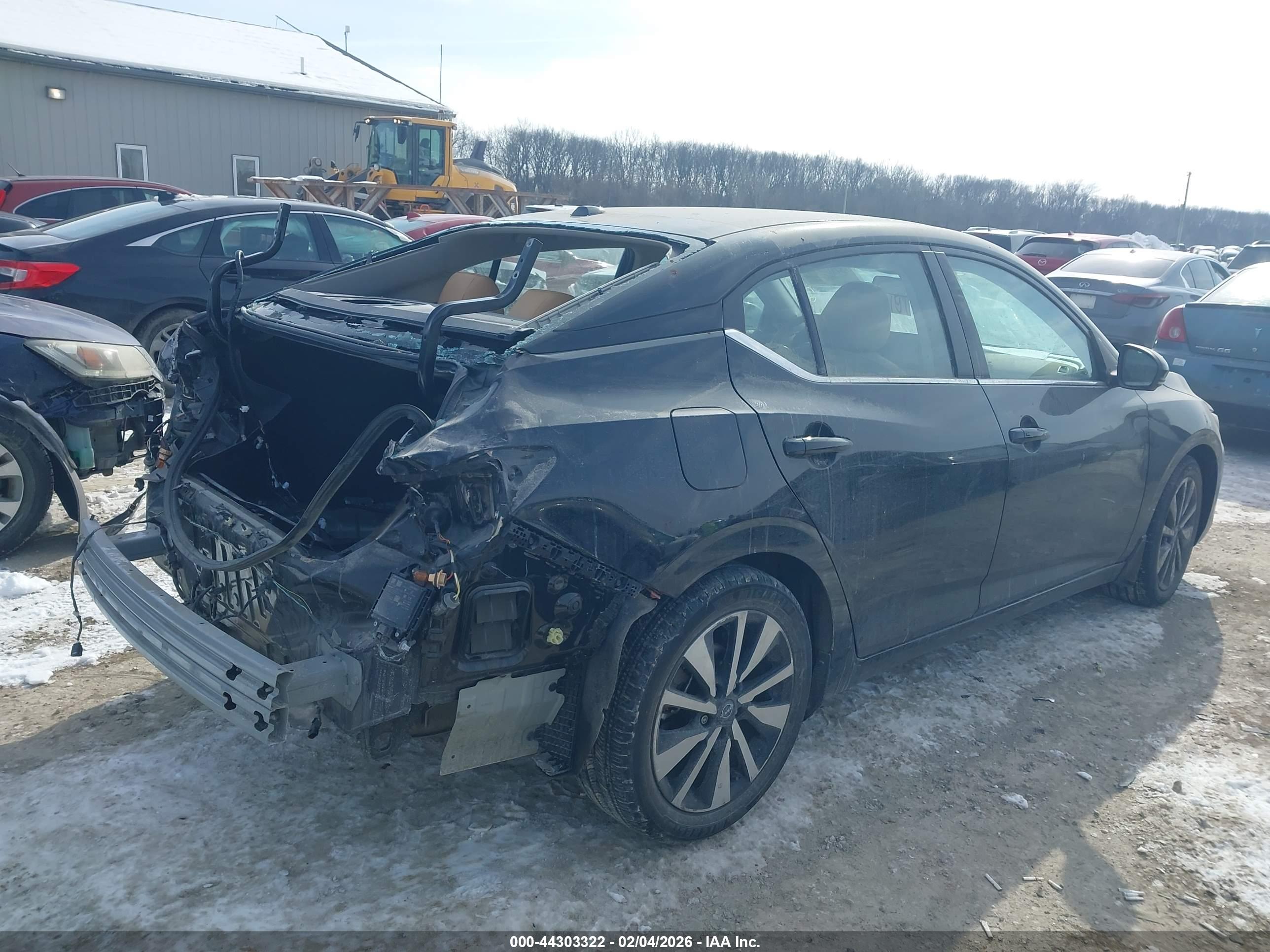NISSAN SENTRA image 4