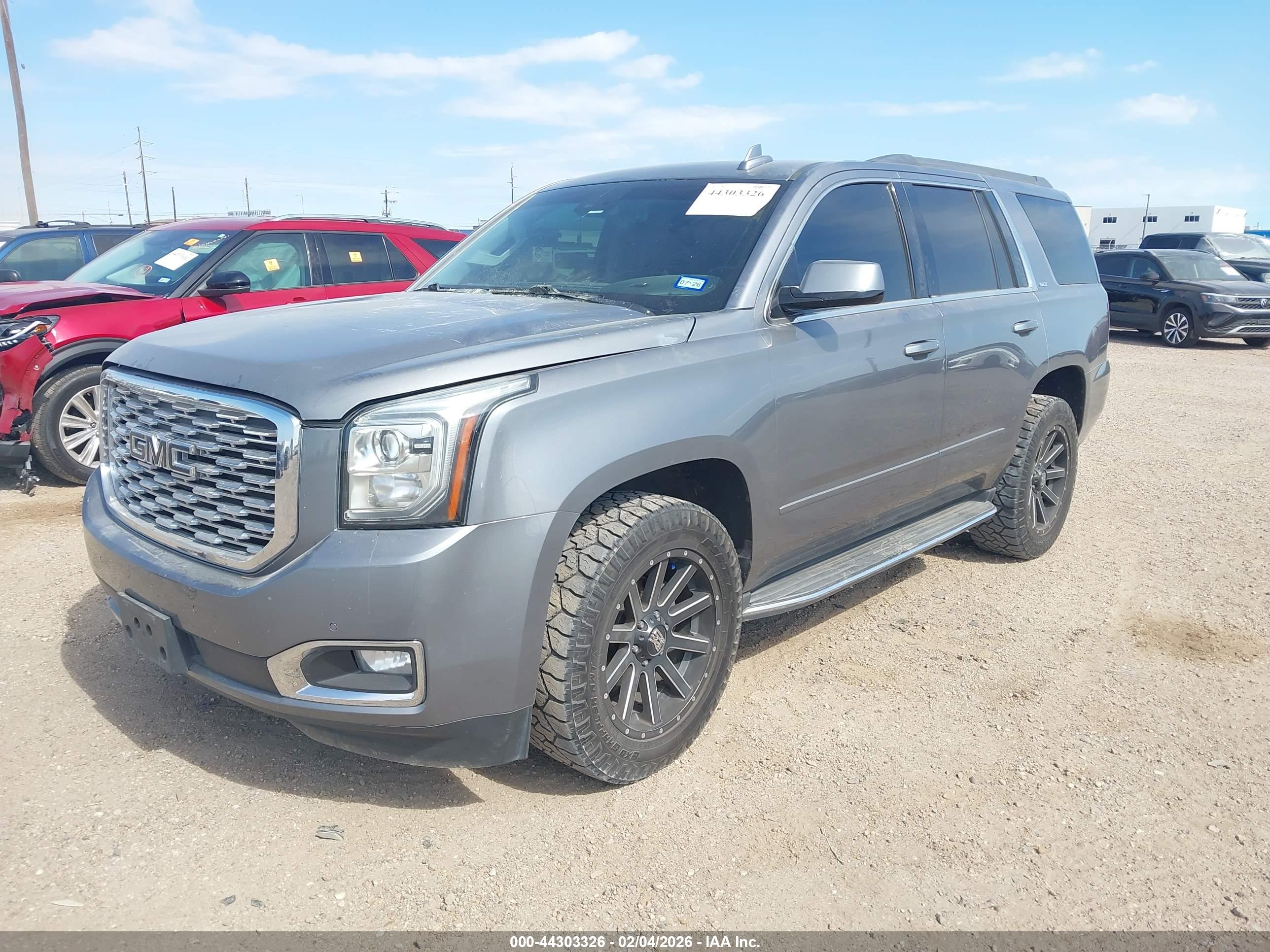 GMC YUKON image 2