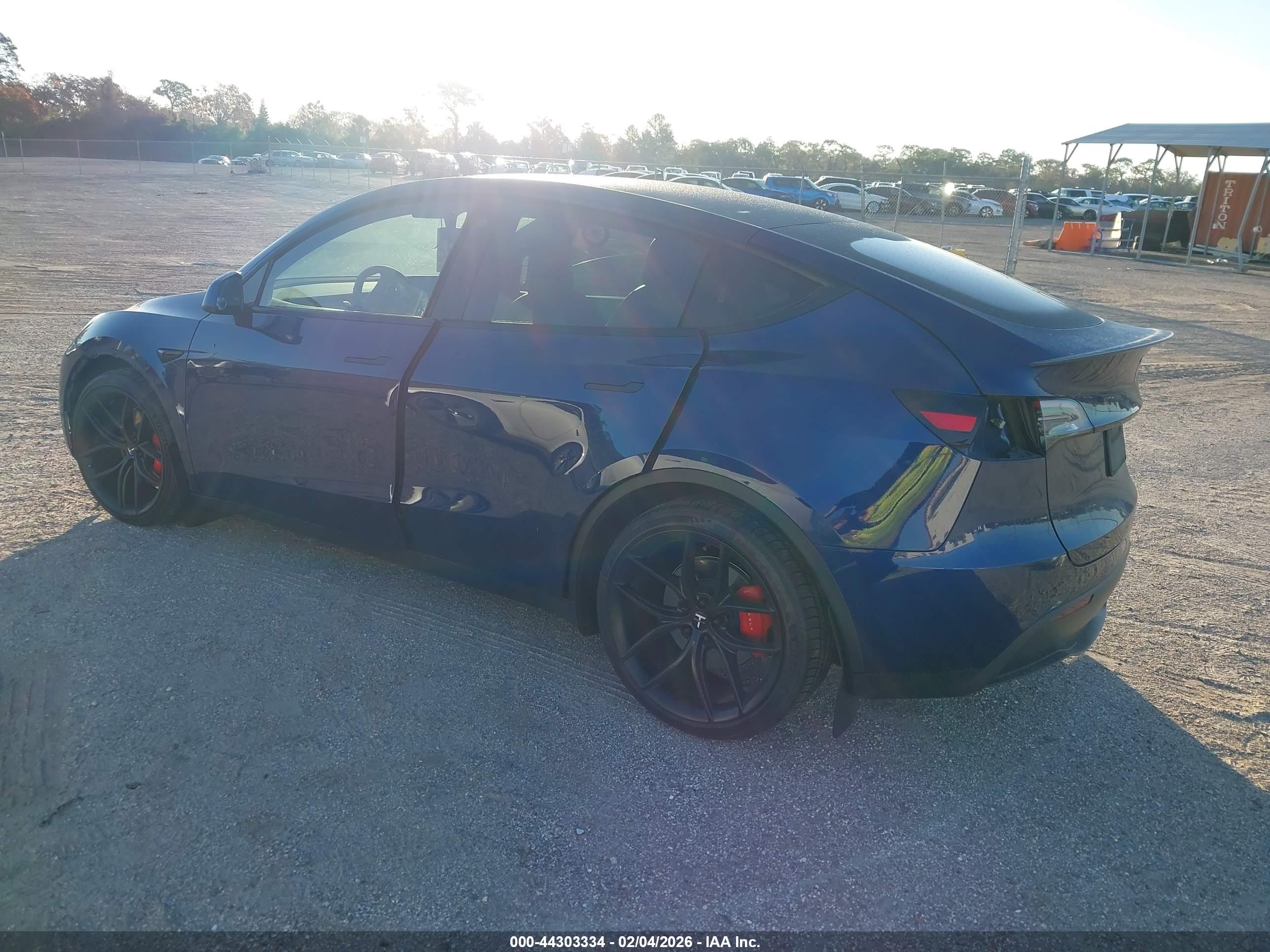 TESLA MODEL image 3