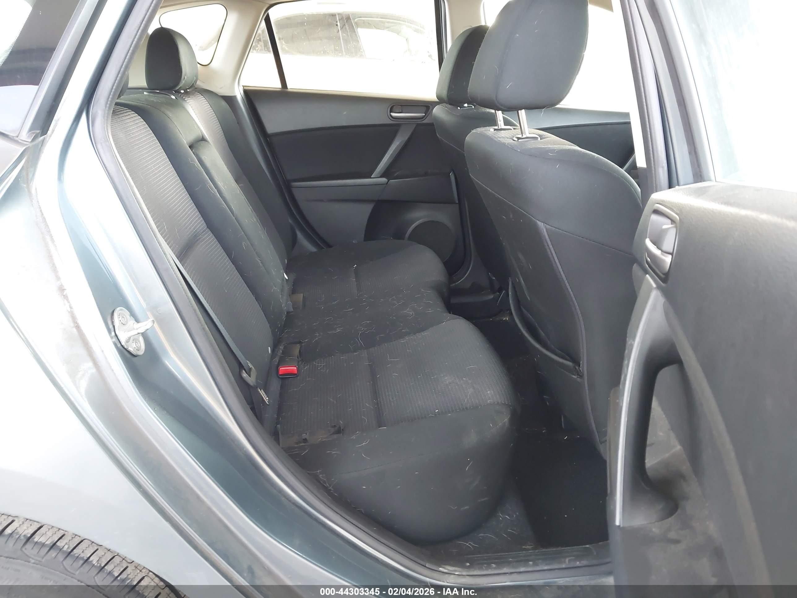 MAZDA MAZDA3 image 8