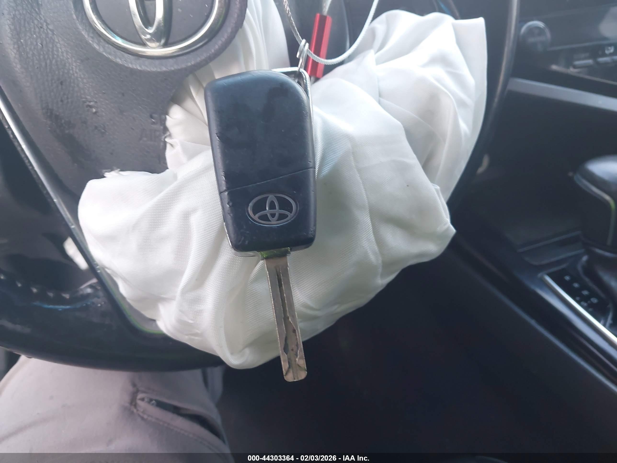 TOYOTA CAMRY image 11