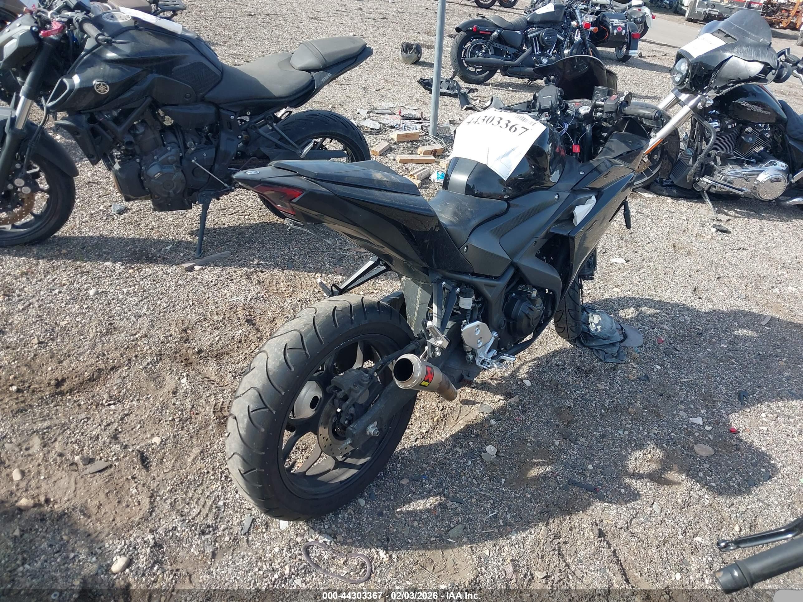 YAMAHA YZFR3 image 4