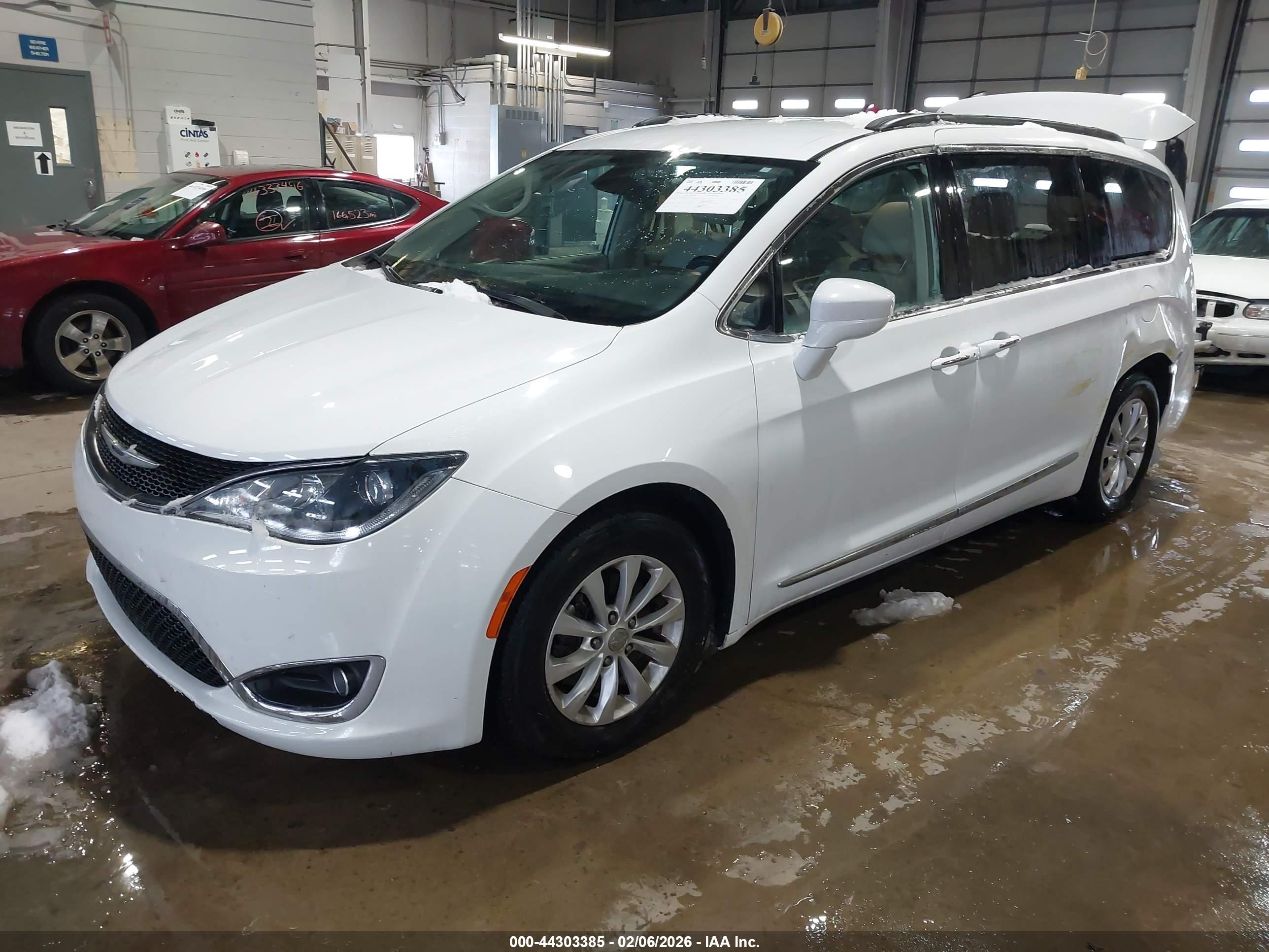 CHRYSLER PACIFICA image 2