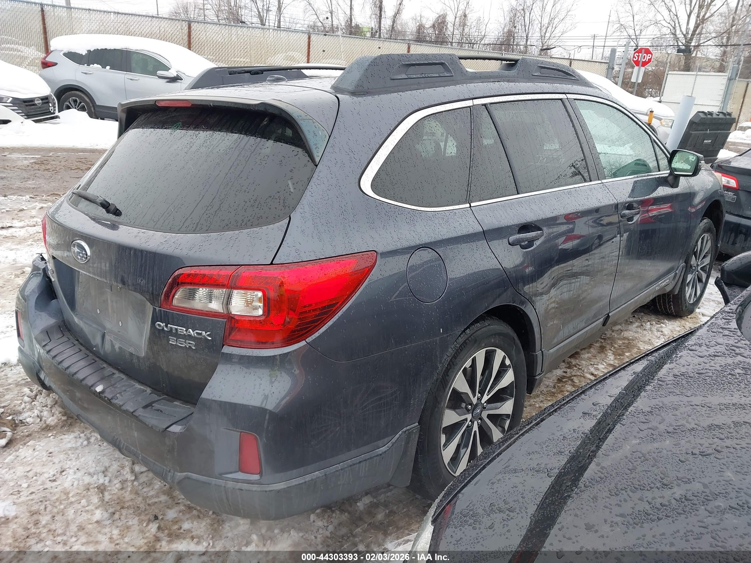 SUBARU OUTBACK image 4