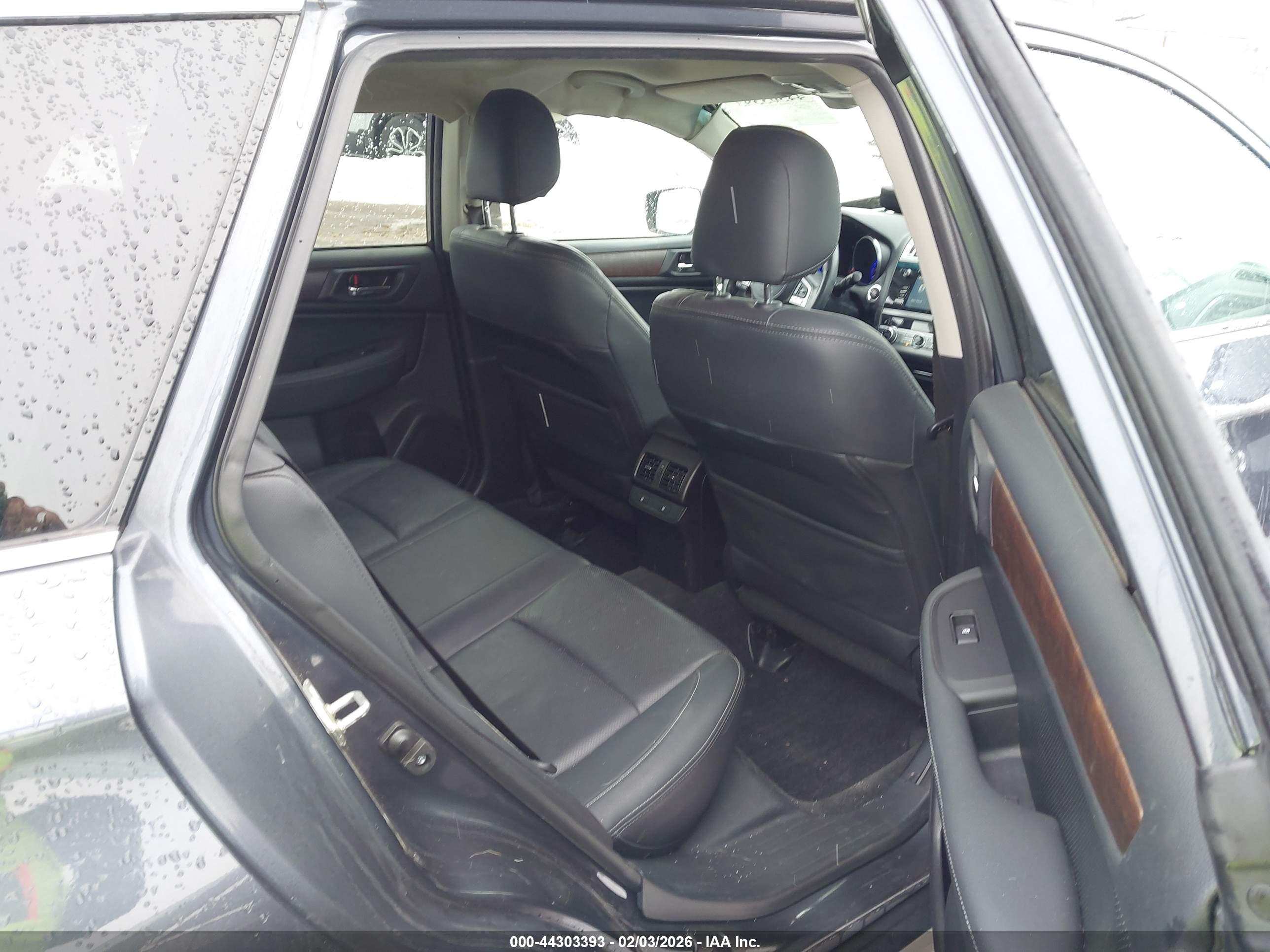 SUBARU OUTBACK image 8