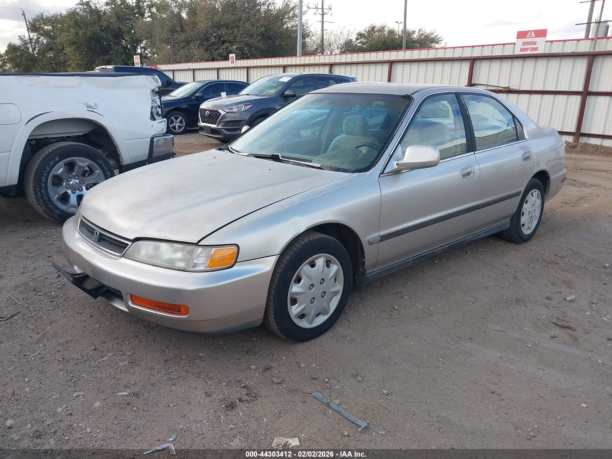 HONDA ACCORD image 2