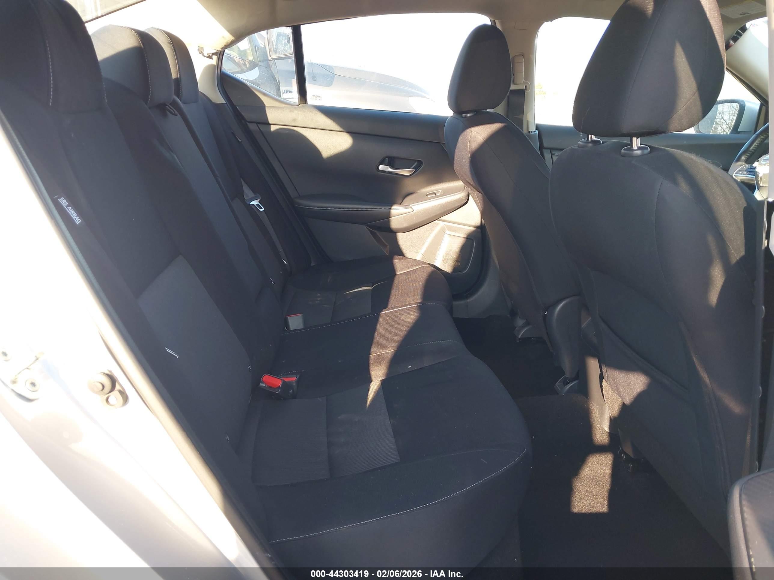 NISSAN SENTRA image 8