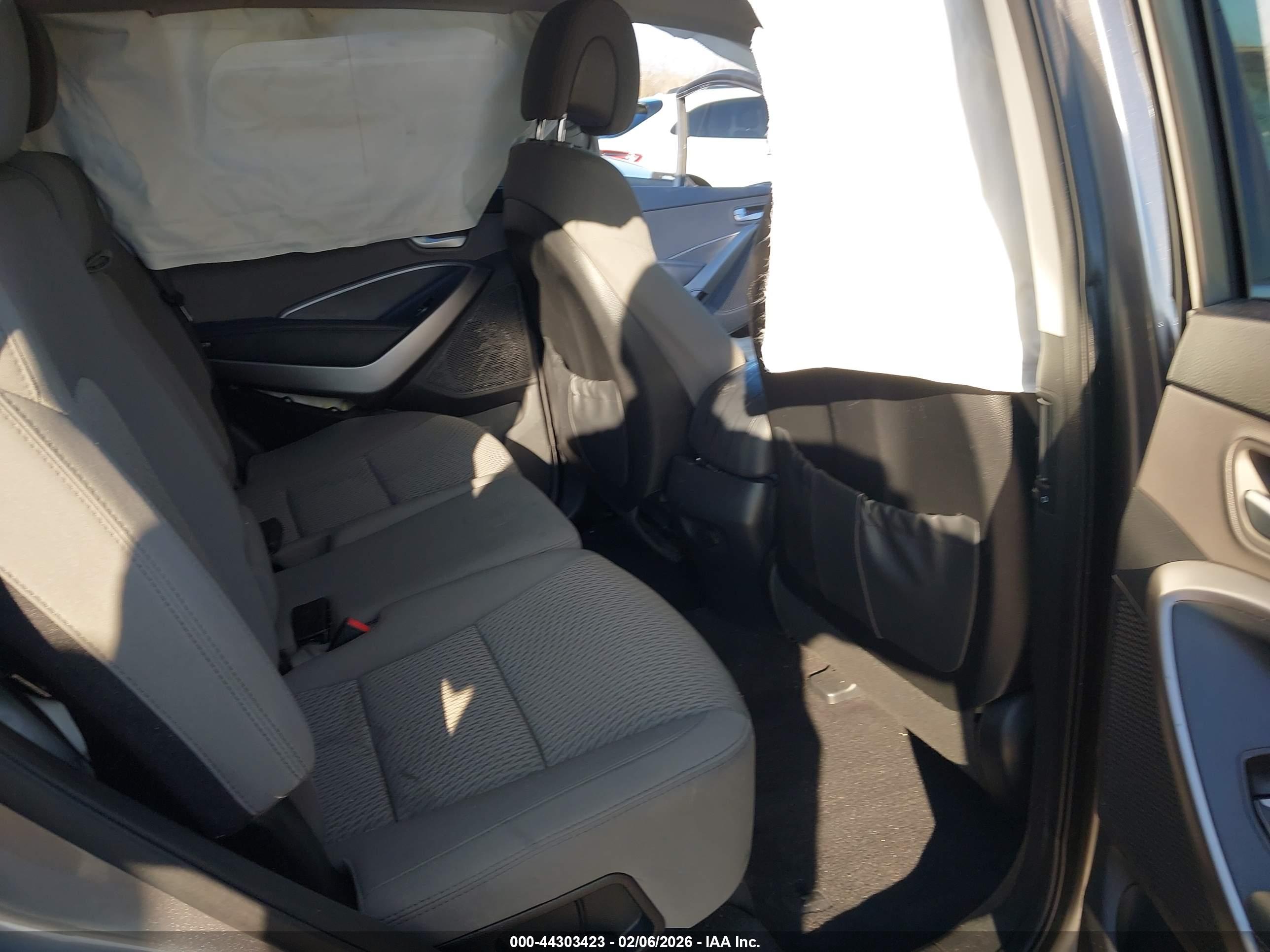 HYUNDAI SANTA image 8