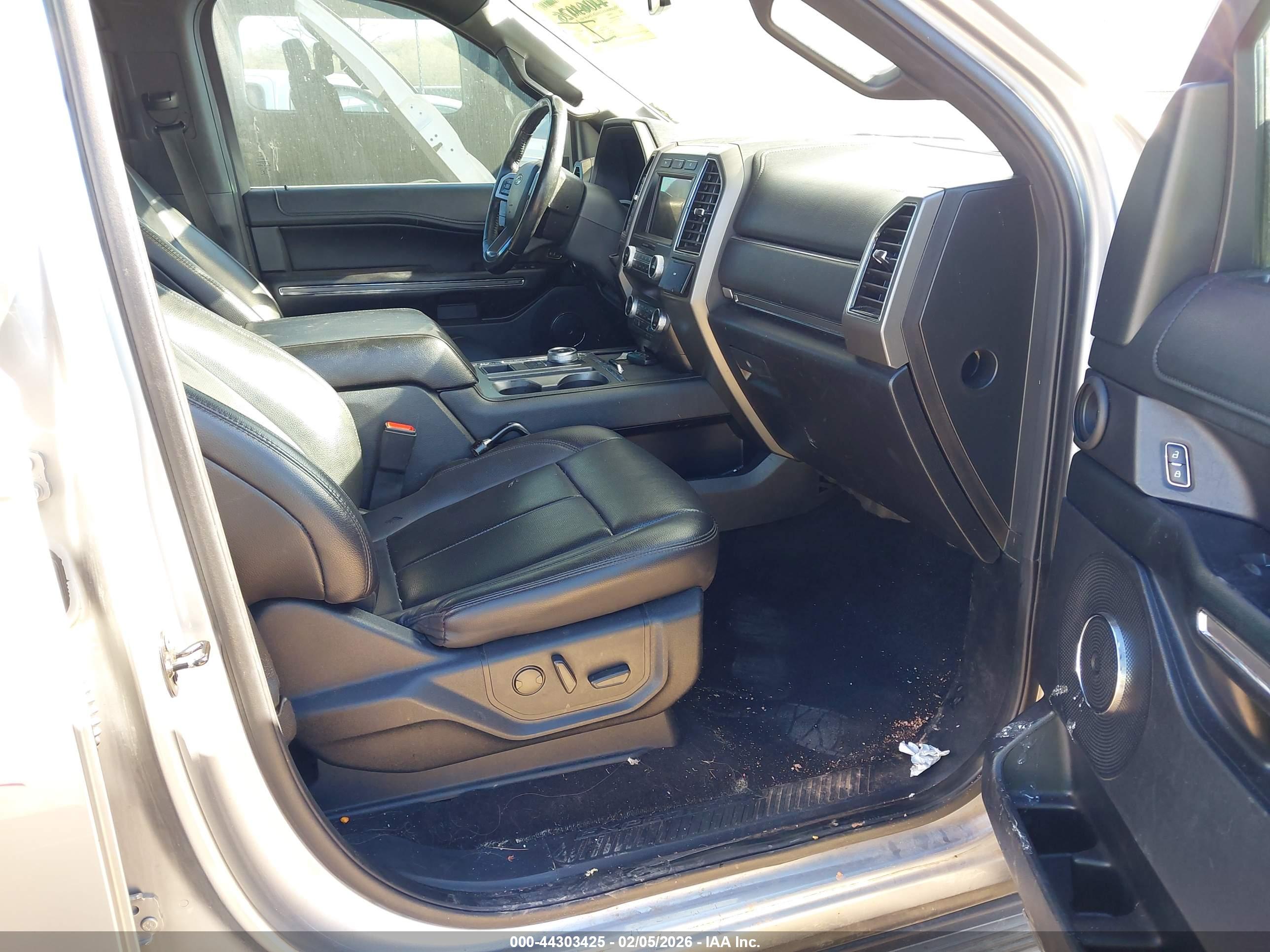 FORD EXPEDITION image 5