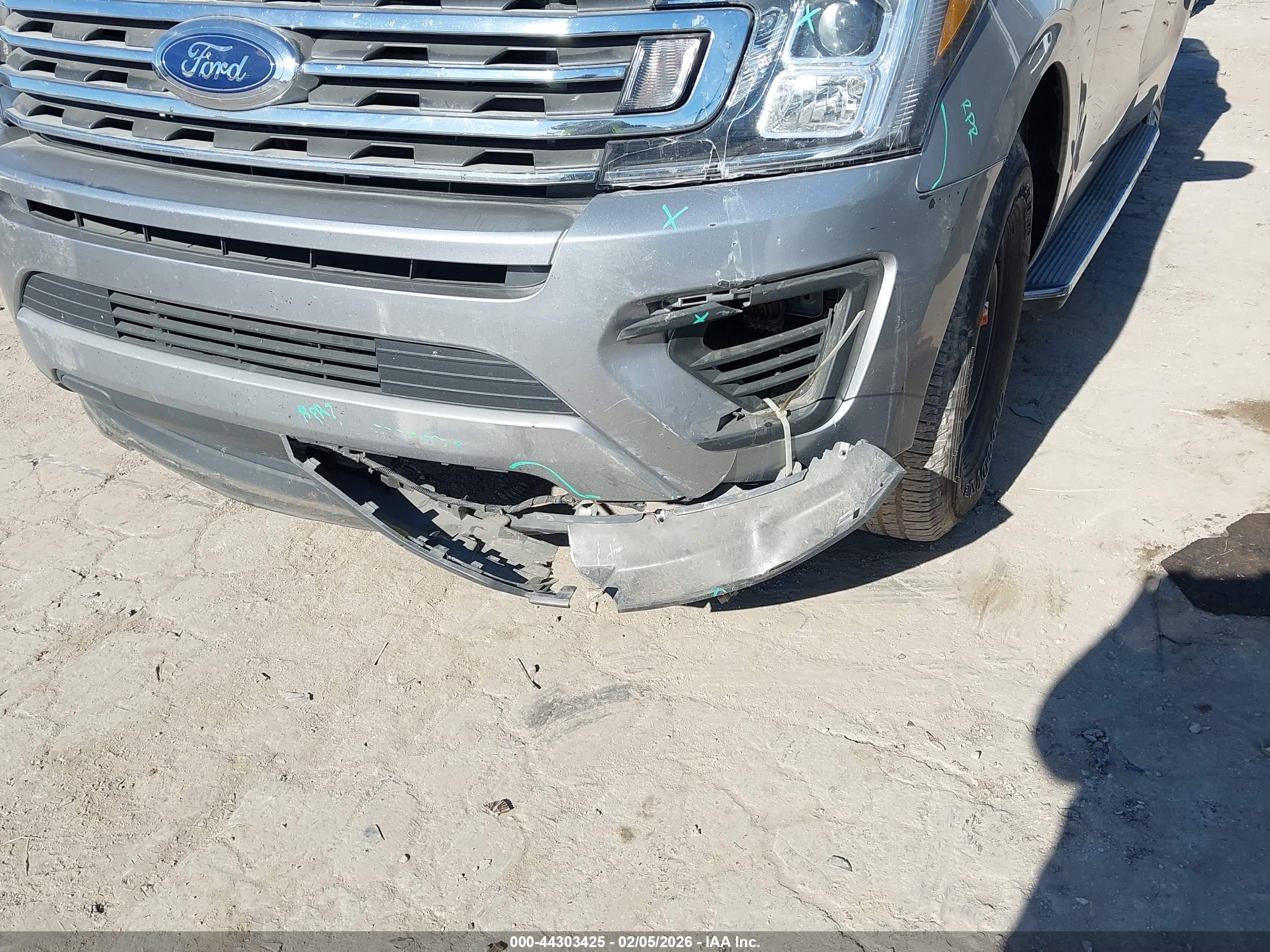 FORD EXPEDITION image 6
