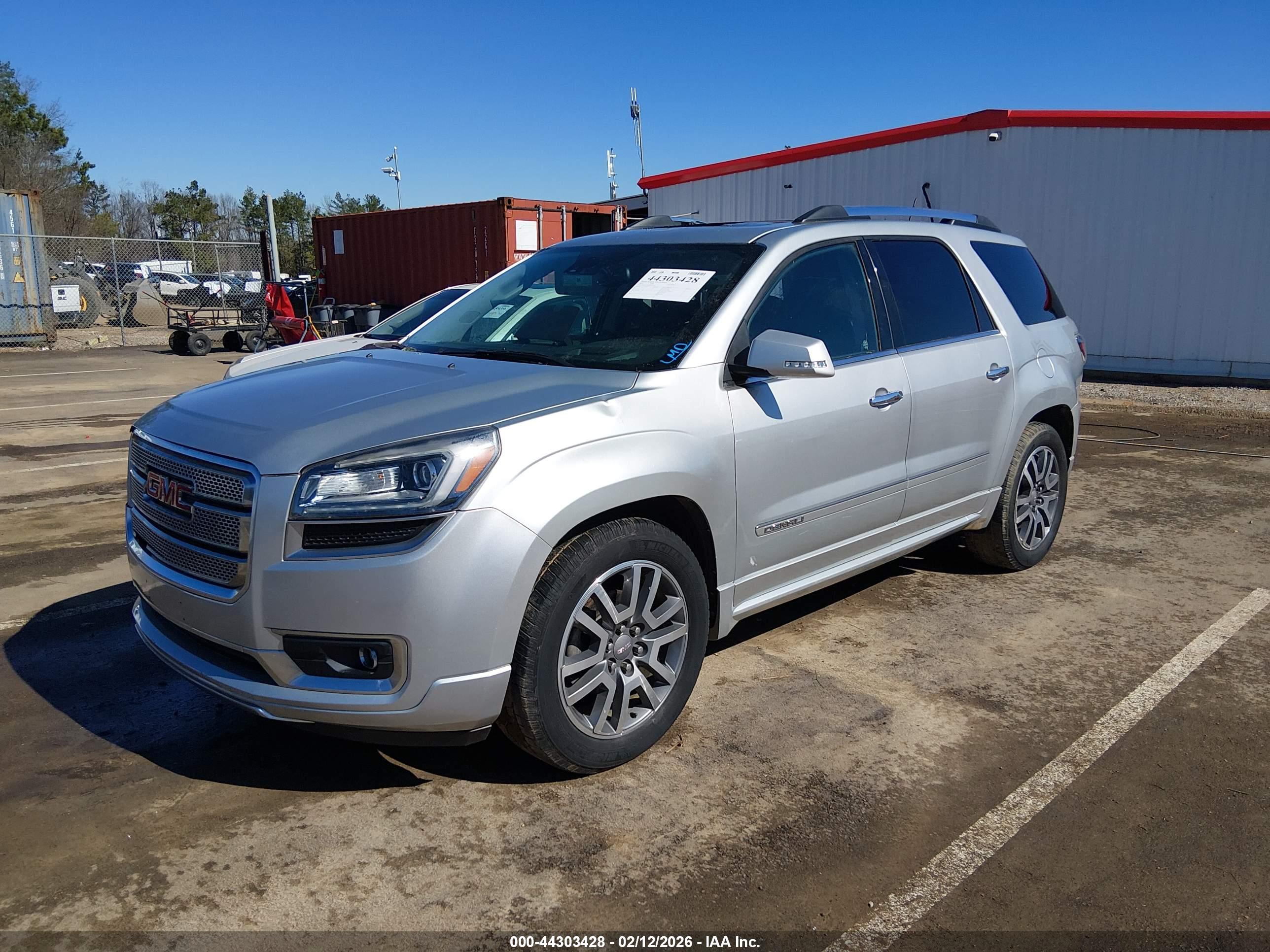 GMC ACADIA image 2