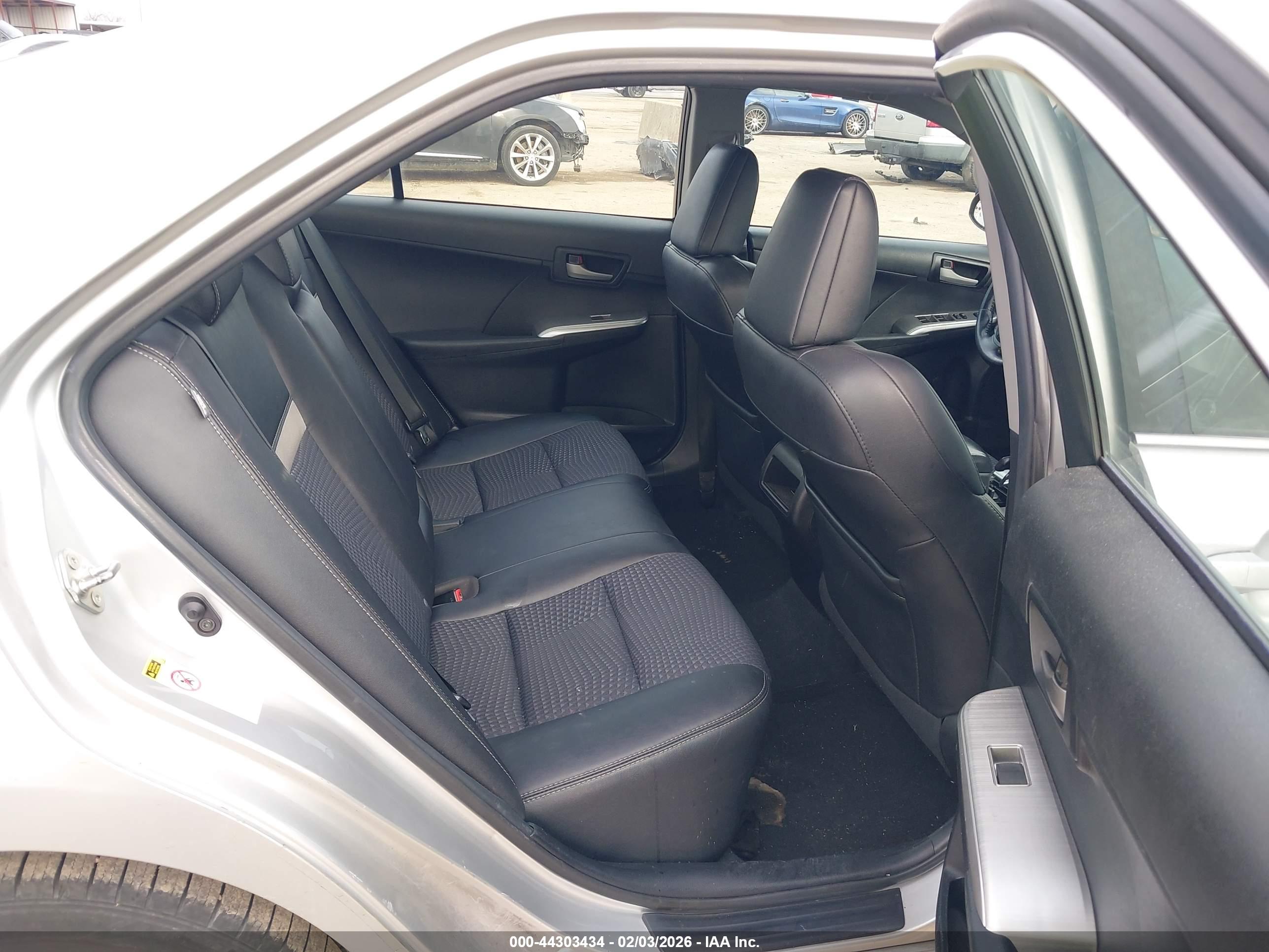 TOYOTA CAMRY image 8