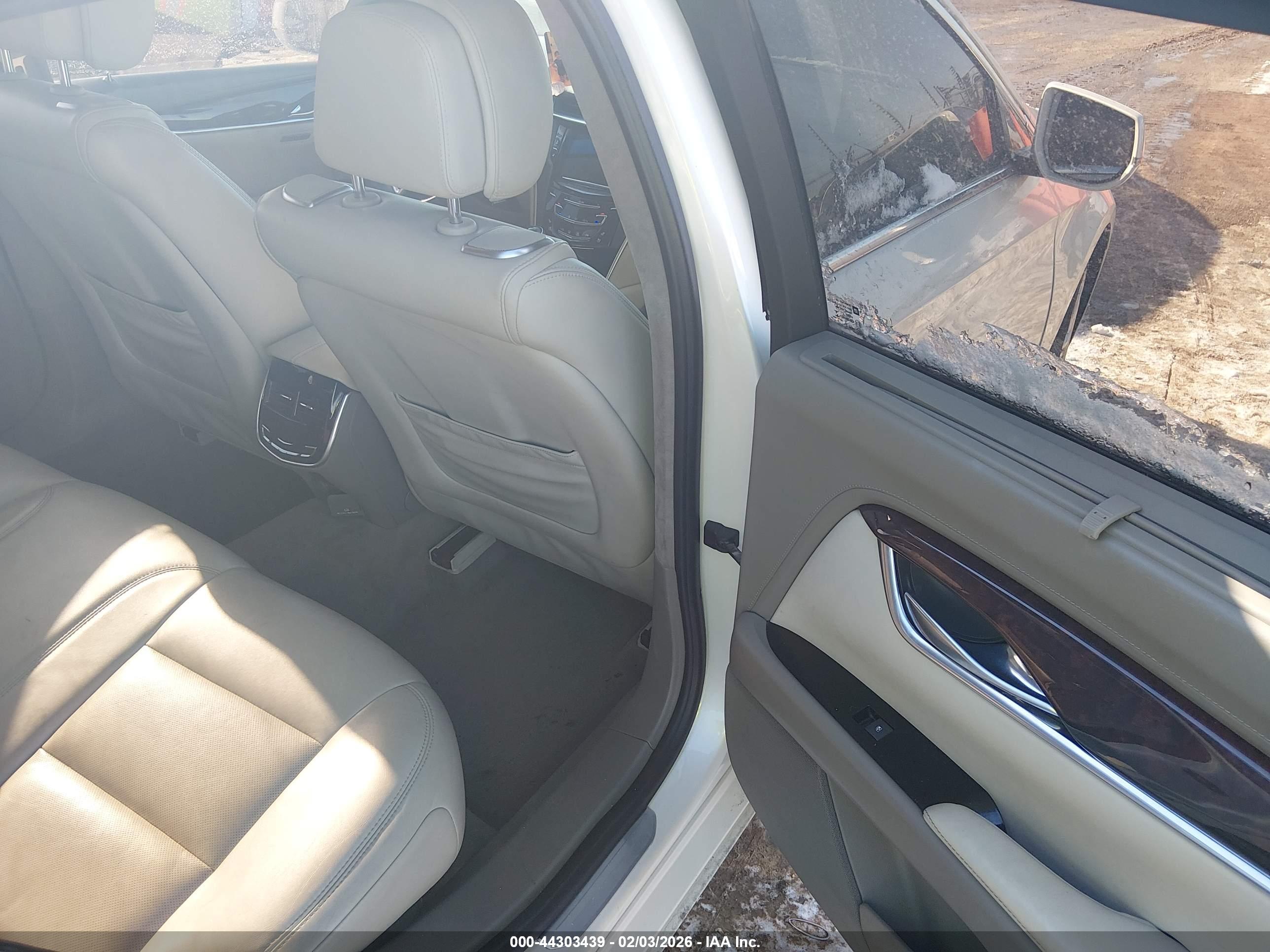 CADILLAC XTS image 8