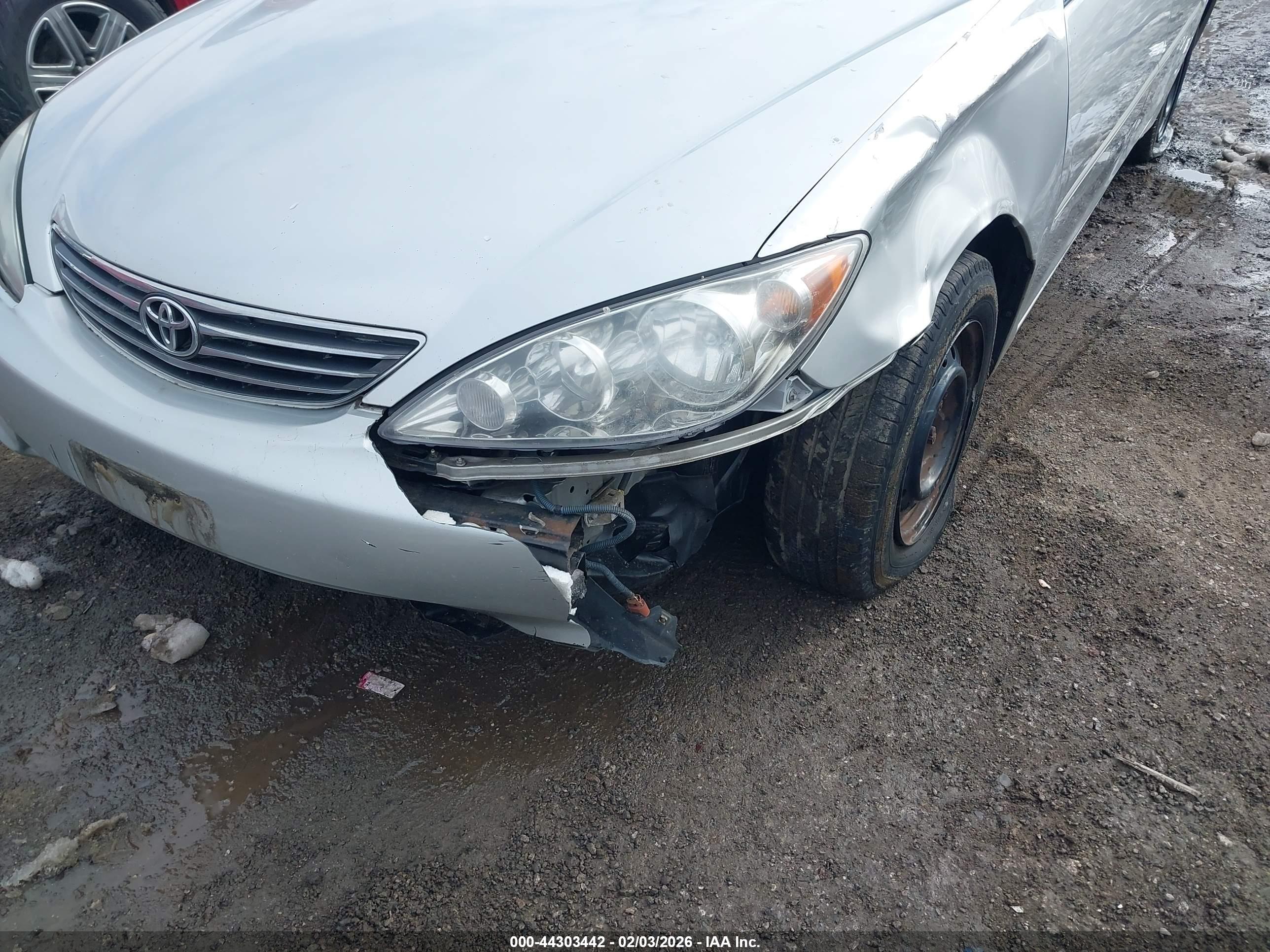 TOYOTA CAMRY image 6